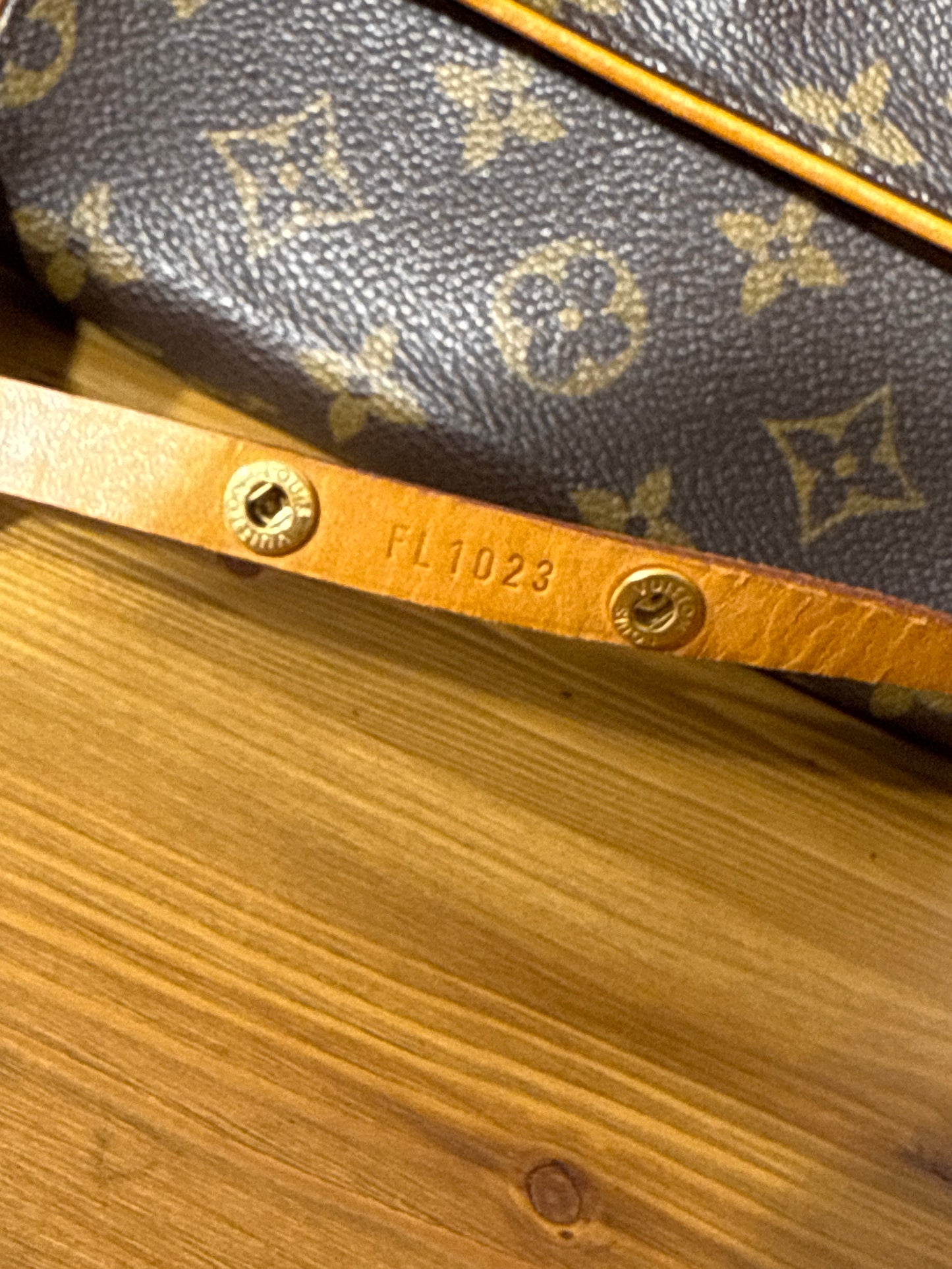 Louis Vuitton Pochette Florentine