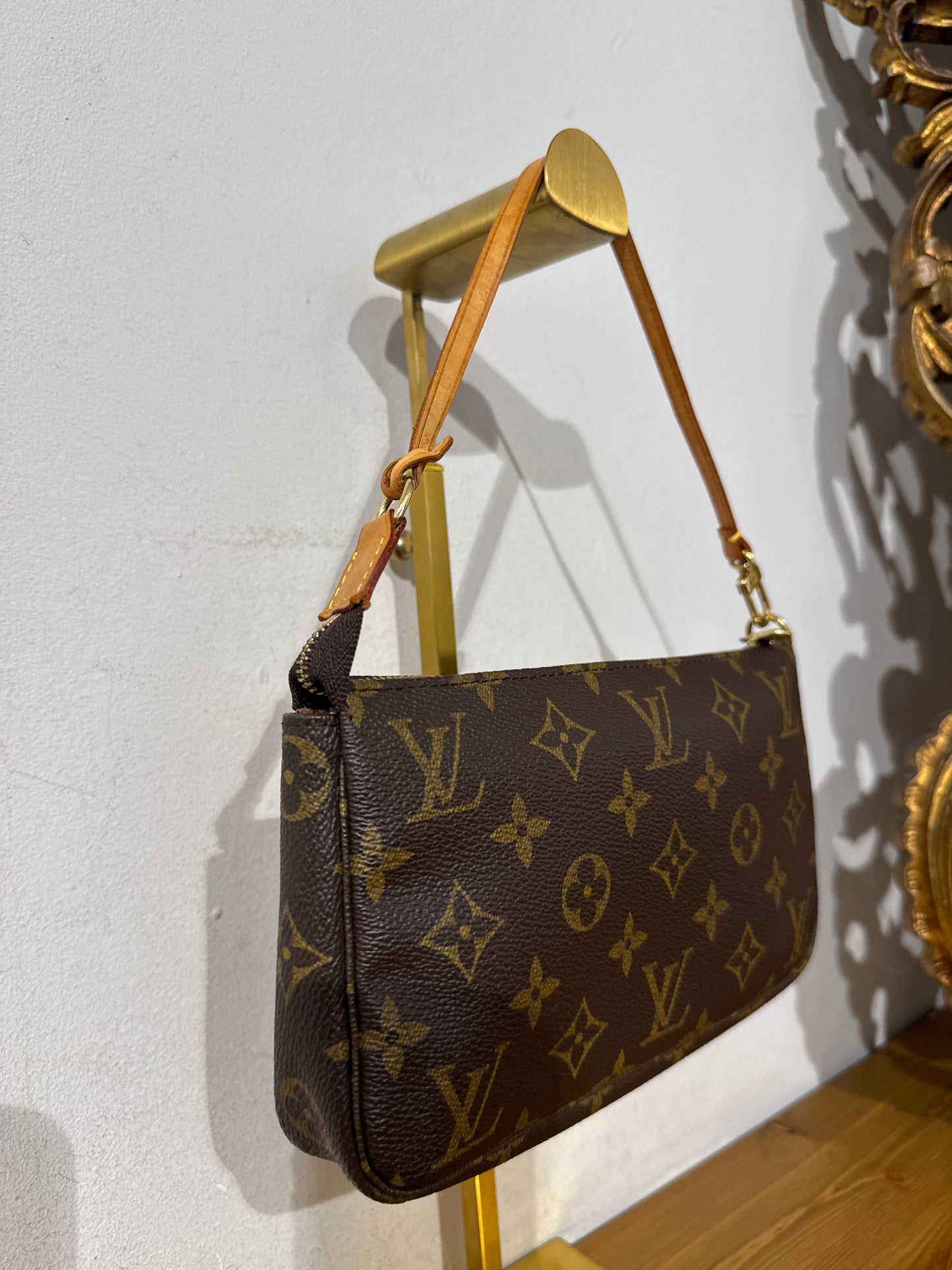 Louis Vuitton Pochette Monogram