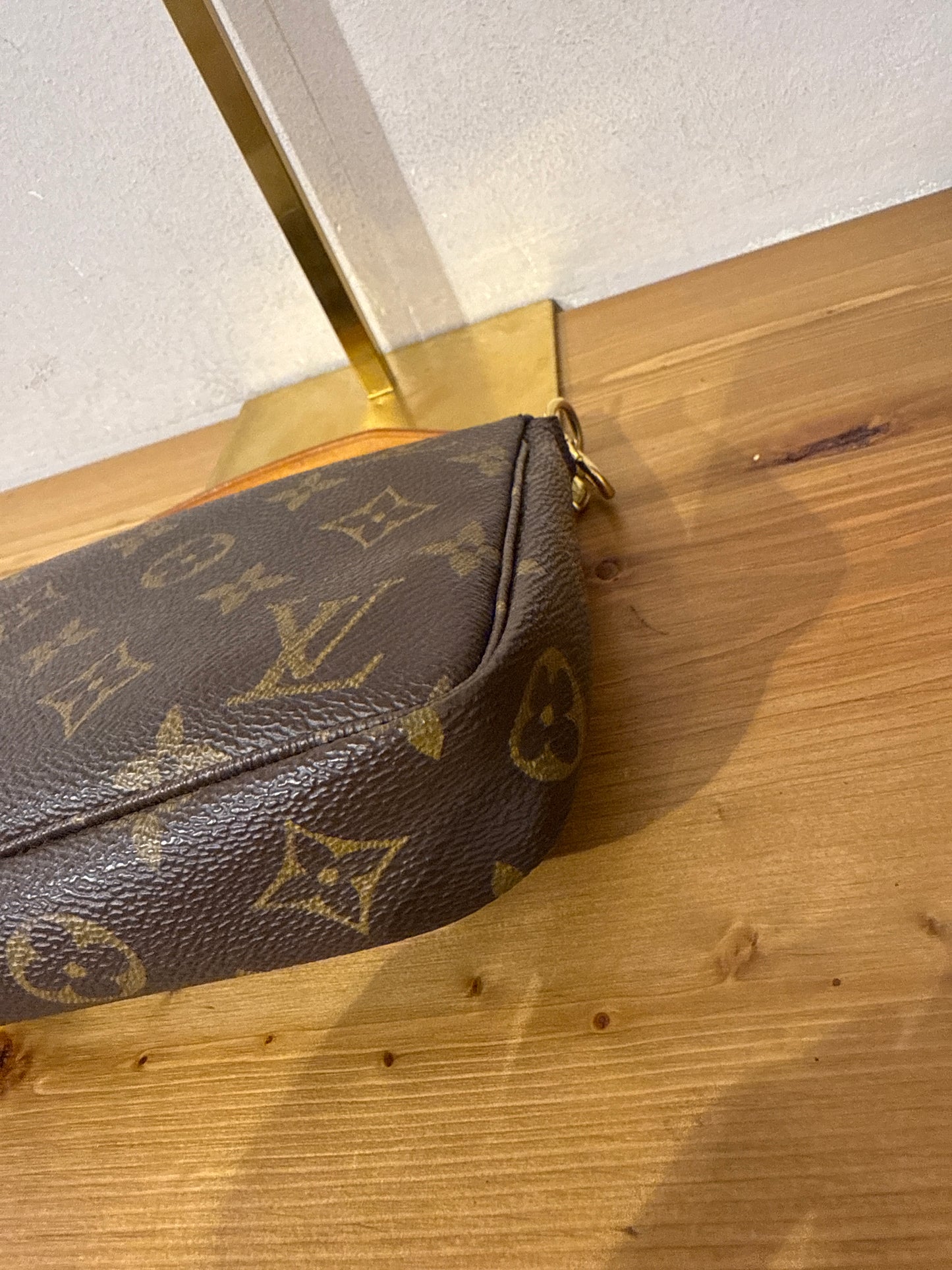 Louis Vuitton Pochette Monogram