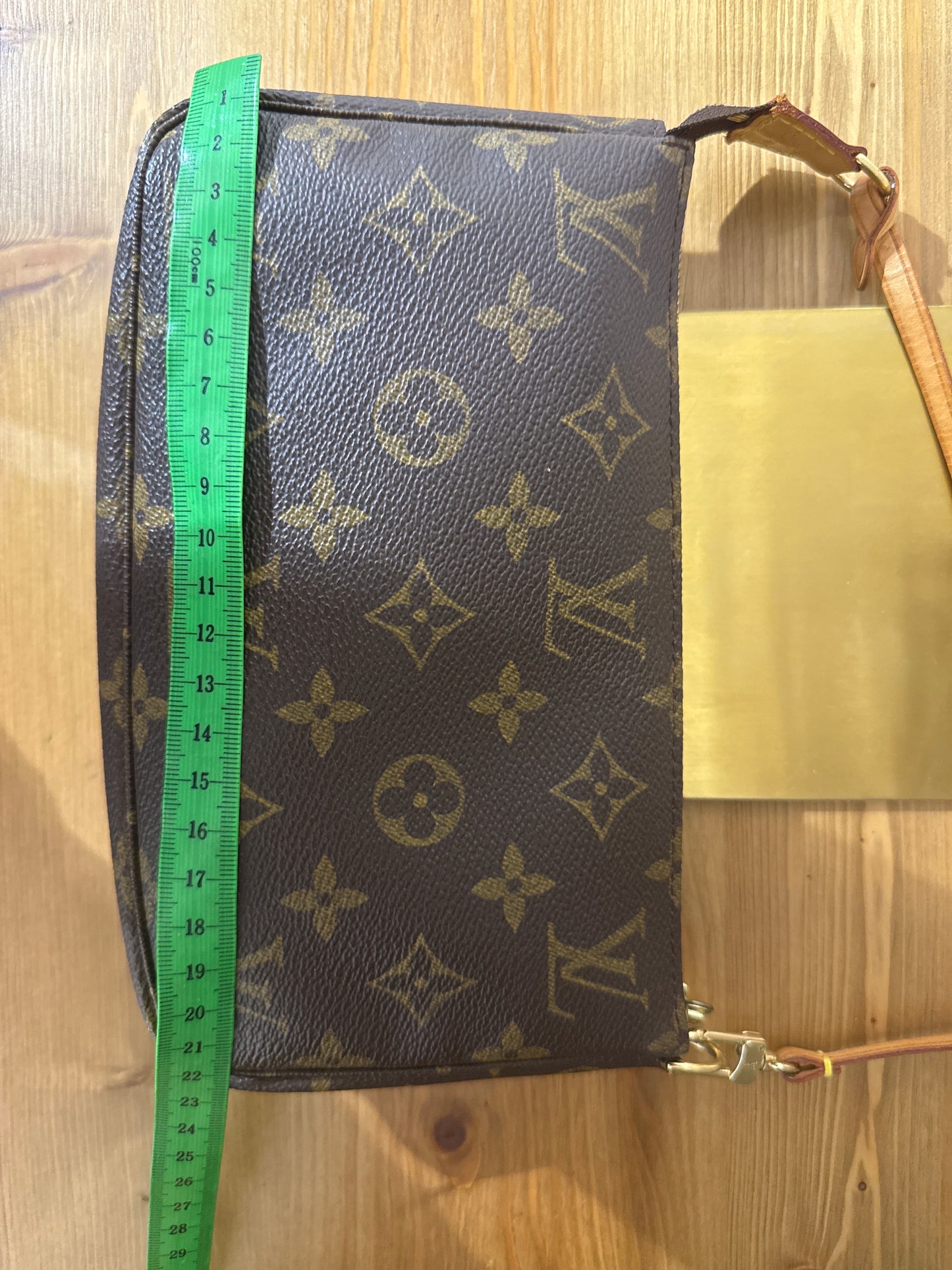 Louis Vuitton Pochette Monogram