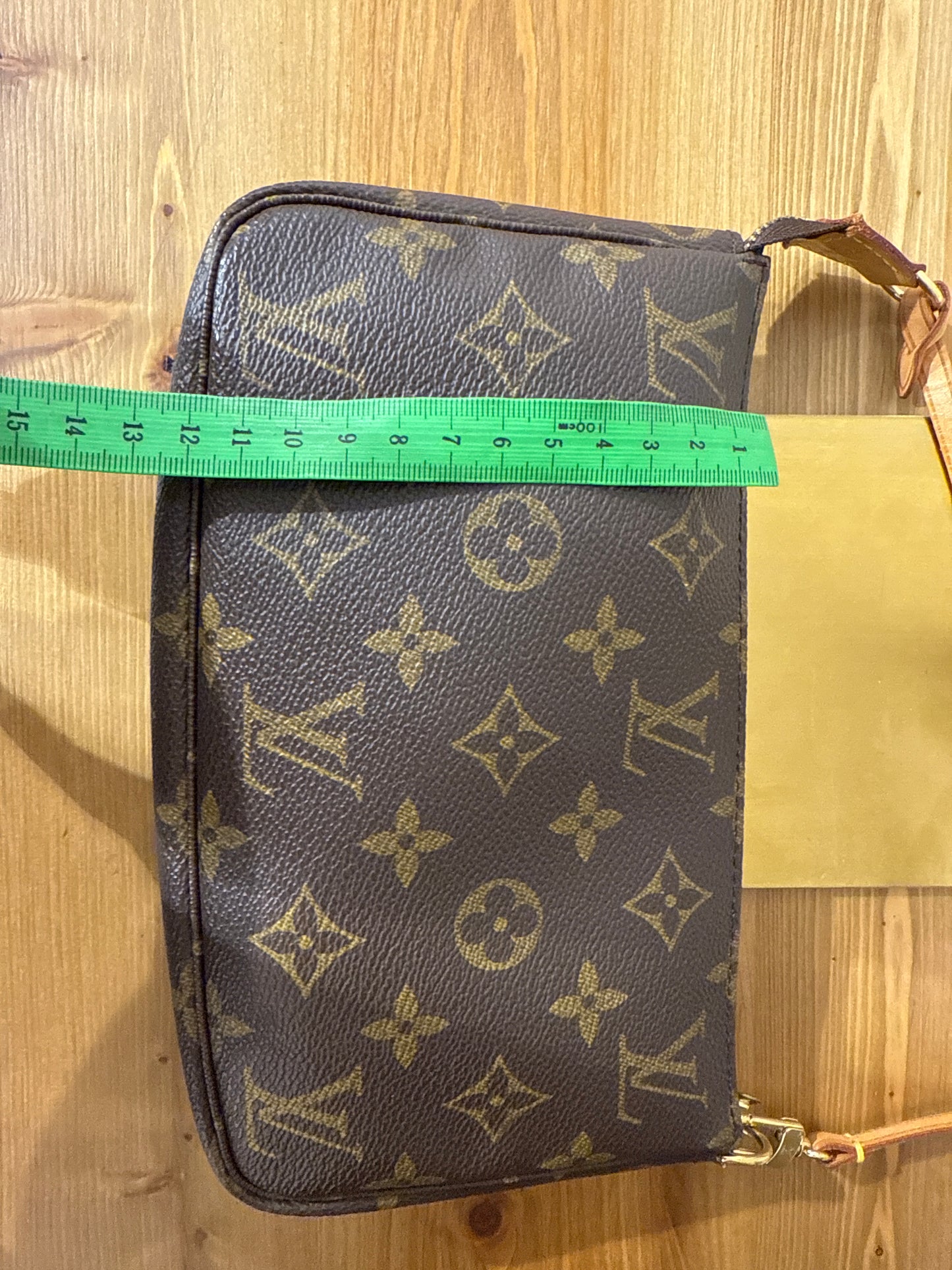 Louis Vuitton Pochette Monogram