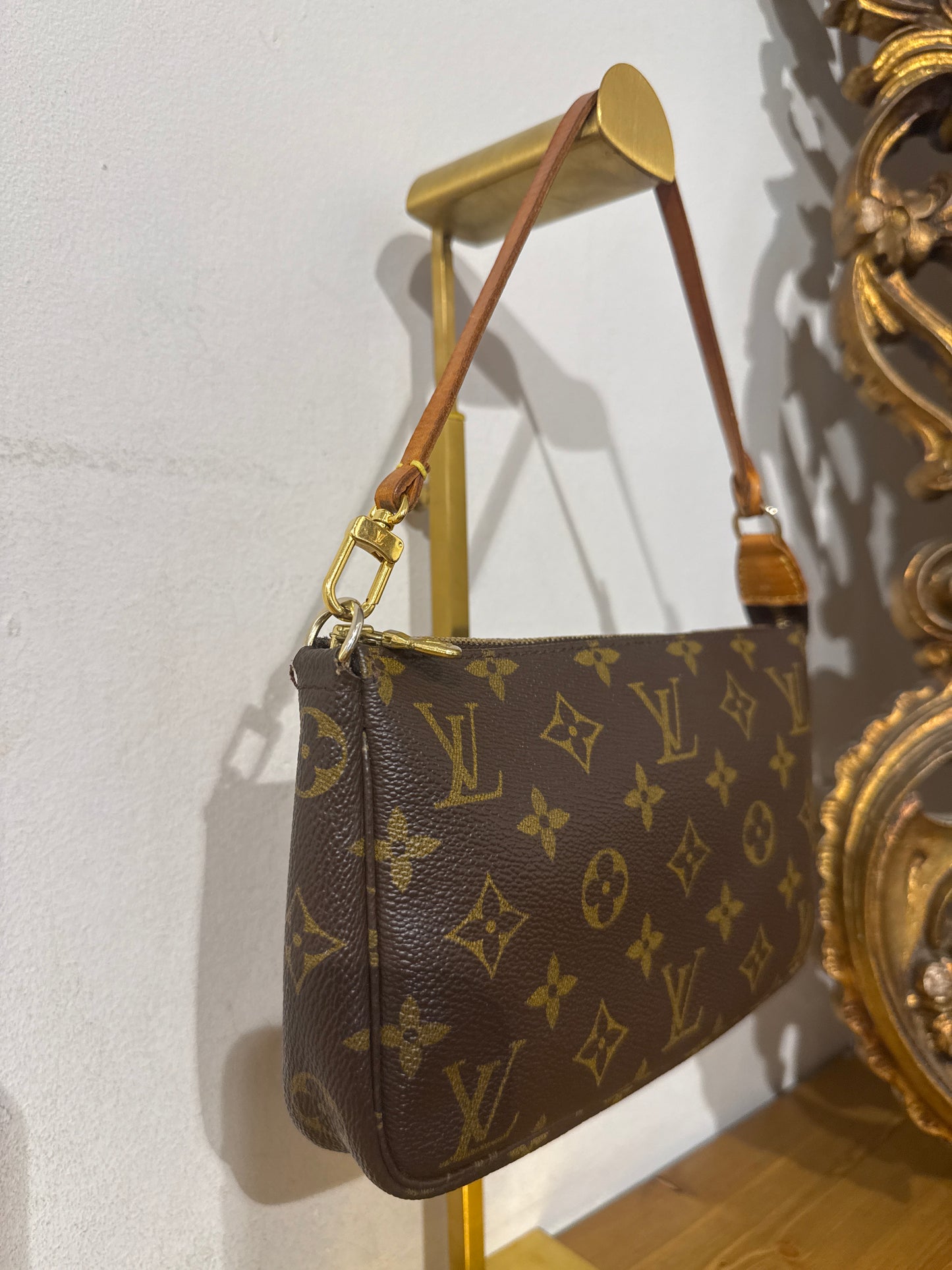 Louis Vuitton Pochette Monogram