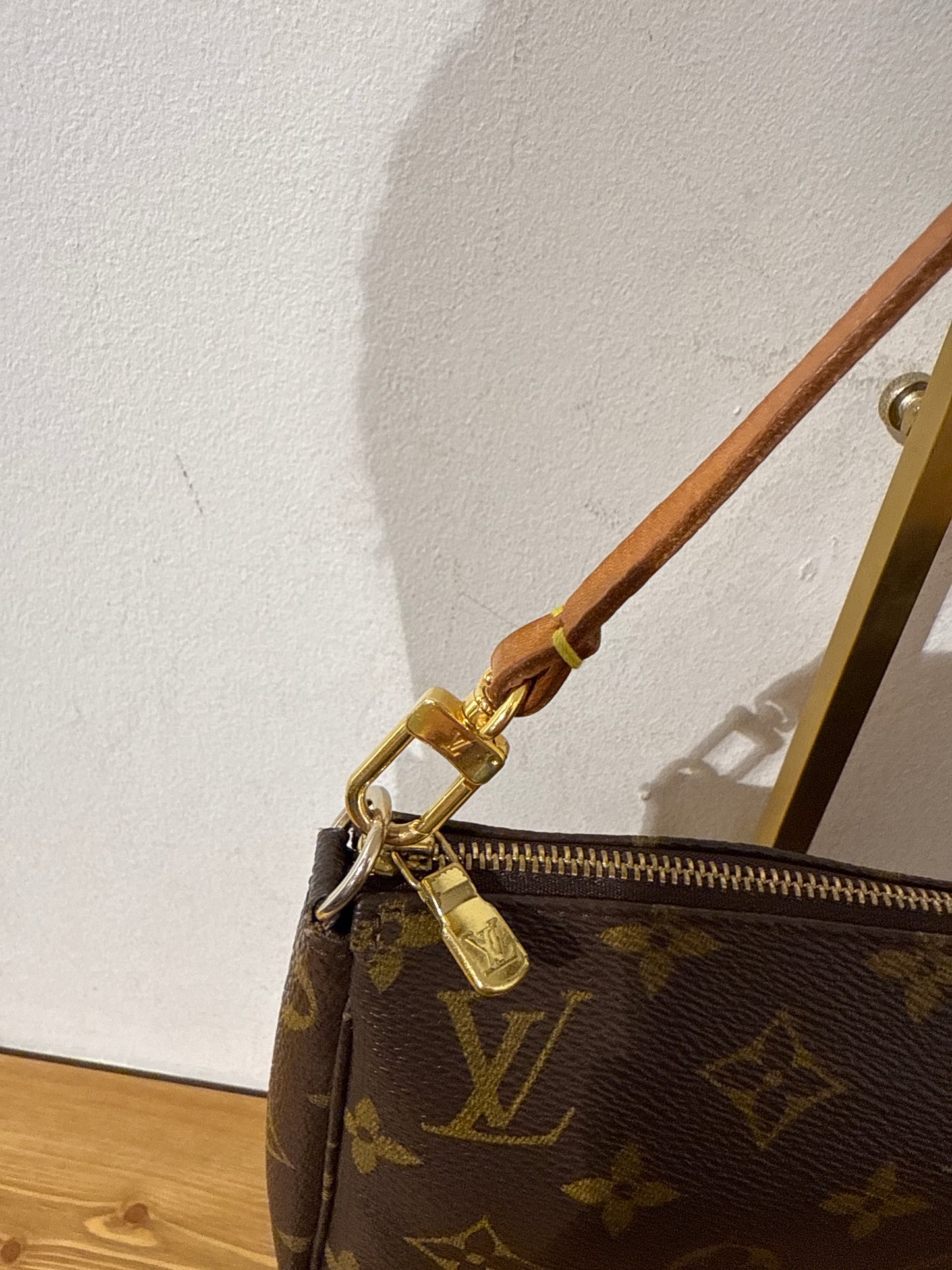 Louis Vuitton Pochette Monogram
