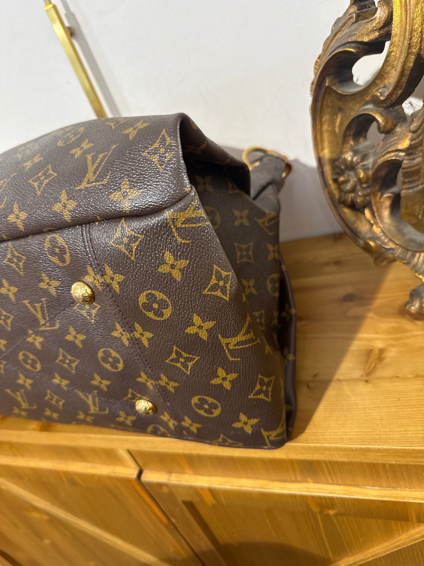 Louis Vuitton Artsy MM