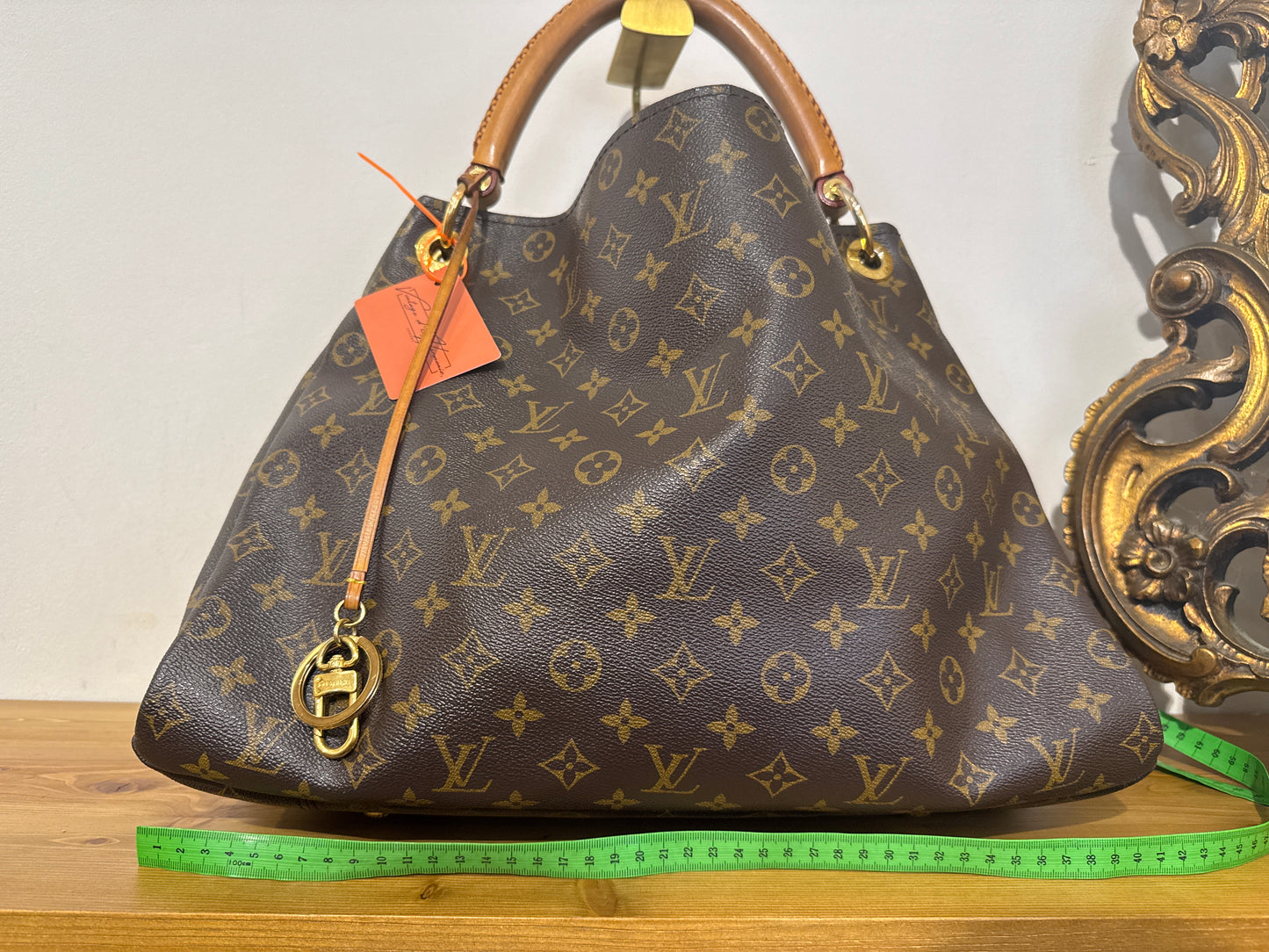 Louis Vuitton Artsy MM