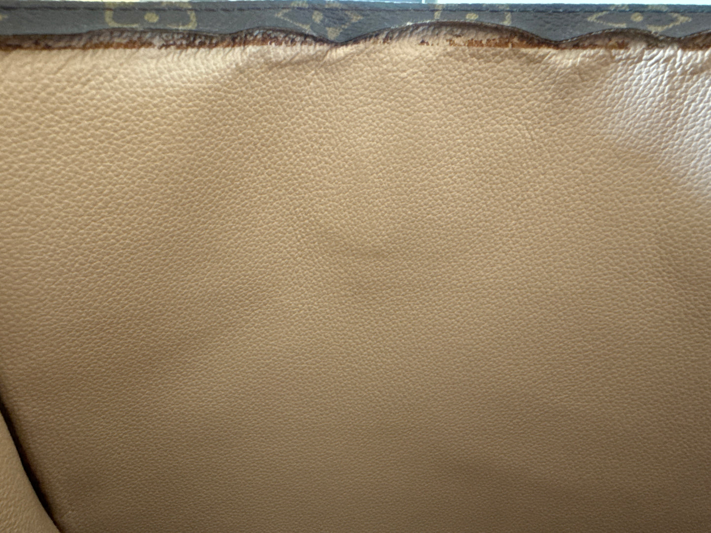 Louis Vuitton Sac Plat