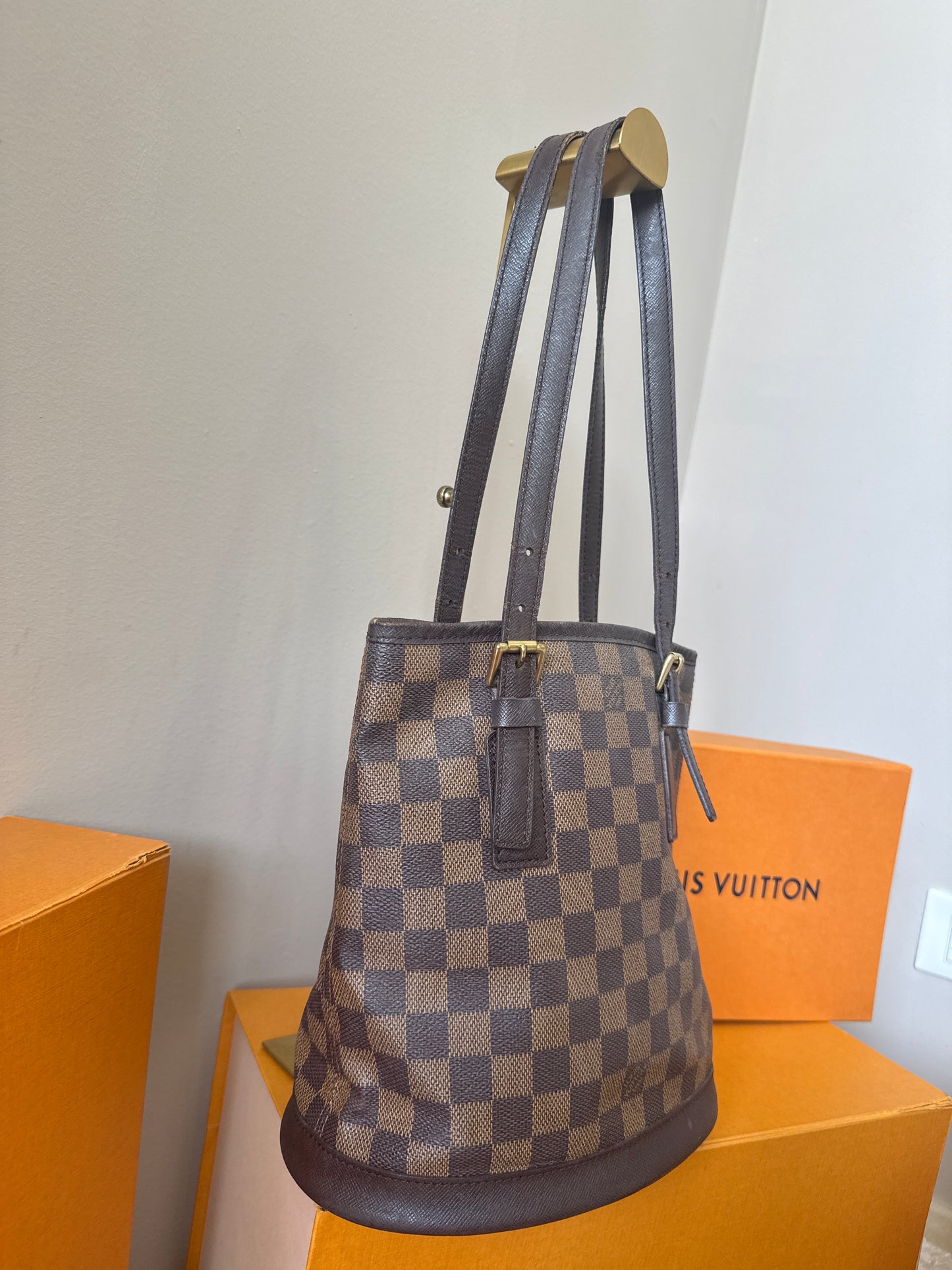 Louis Vuitton Marais