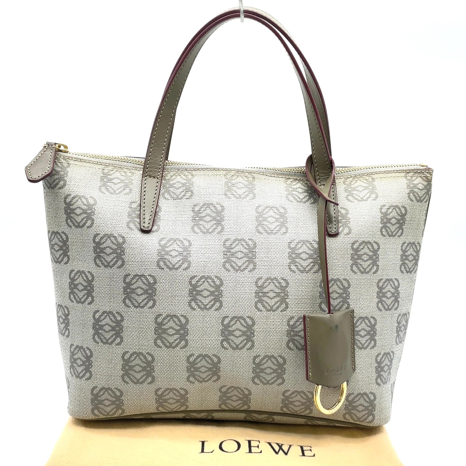 LOEWE Anagram
