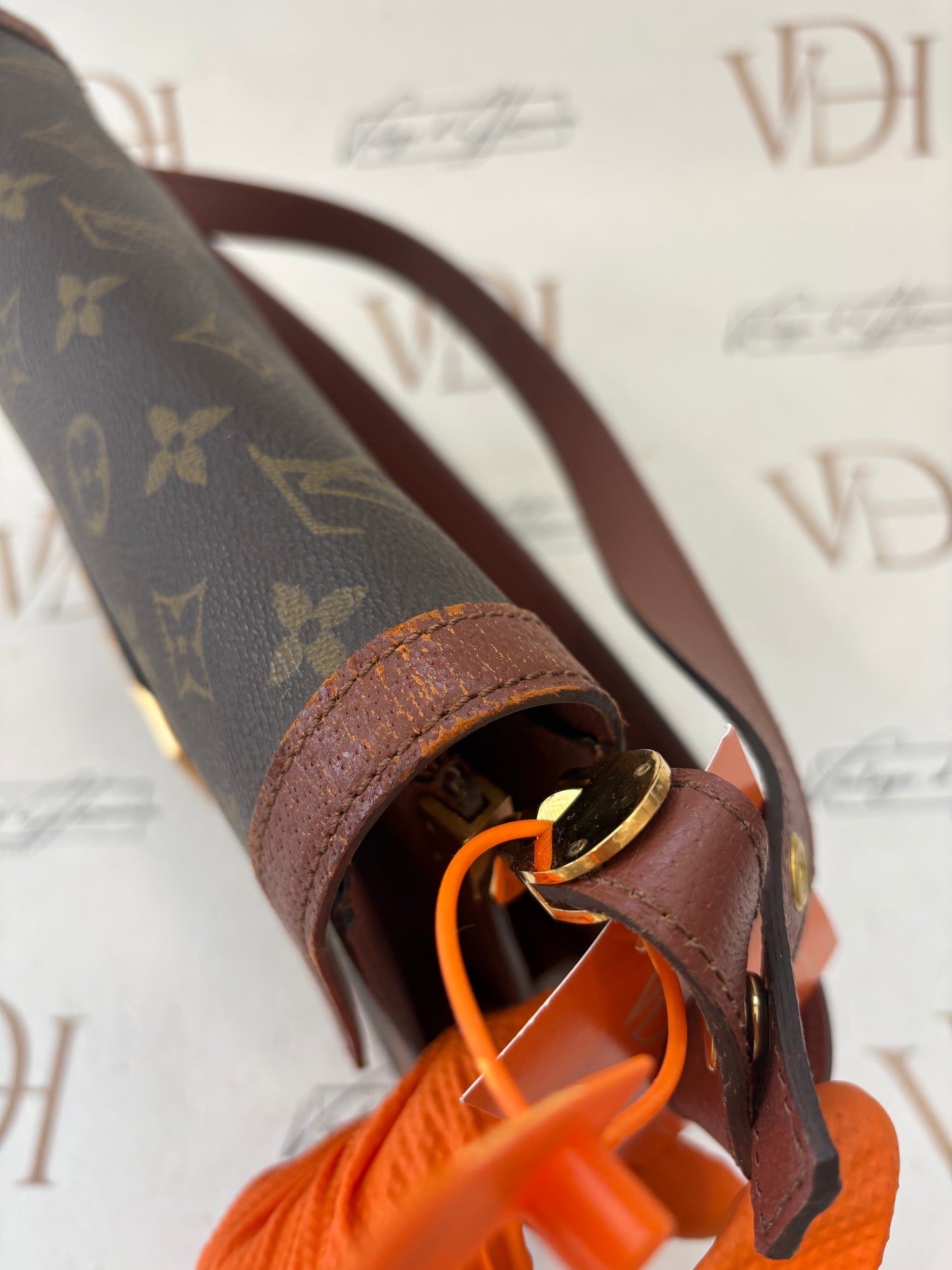018845 - Louis Vuitton Sac Dauphine