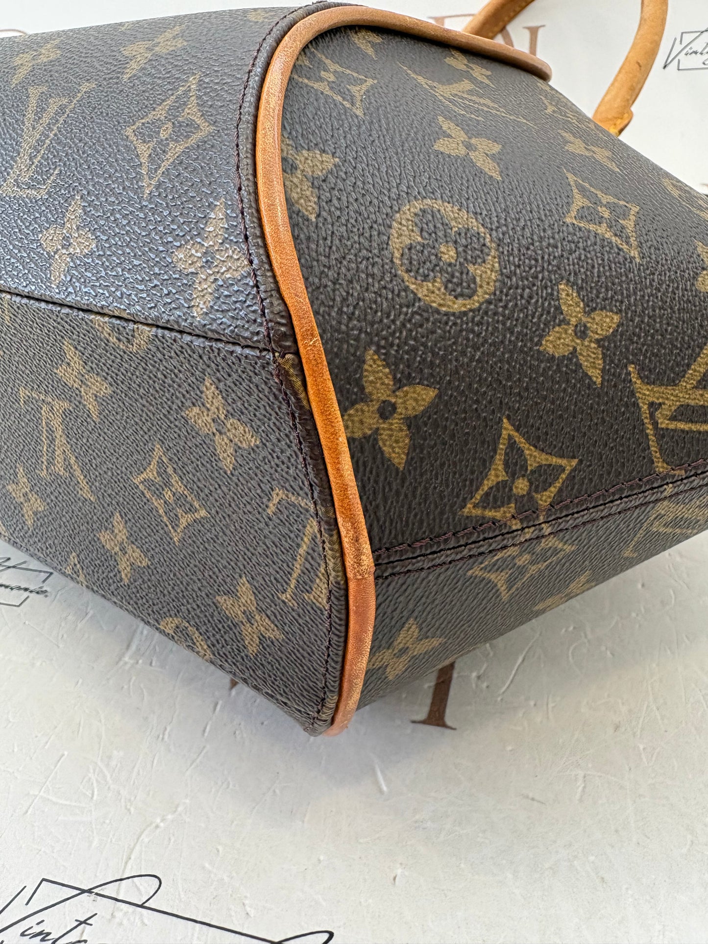 017712 - Louis Vuitton Ellipse MM