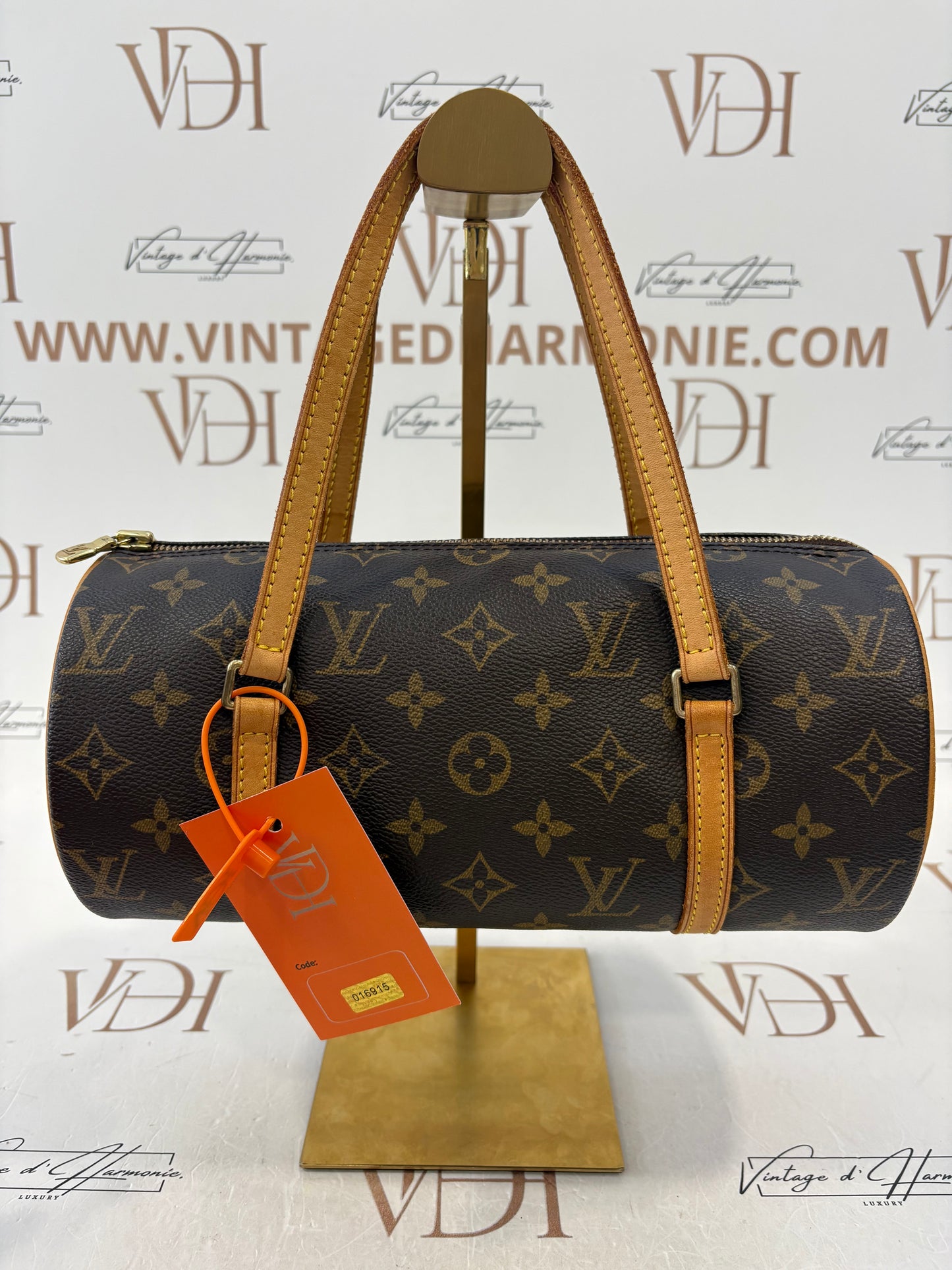 016915 - Louis Vuitton Papillon 26