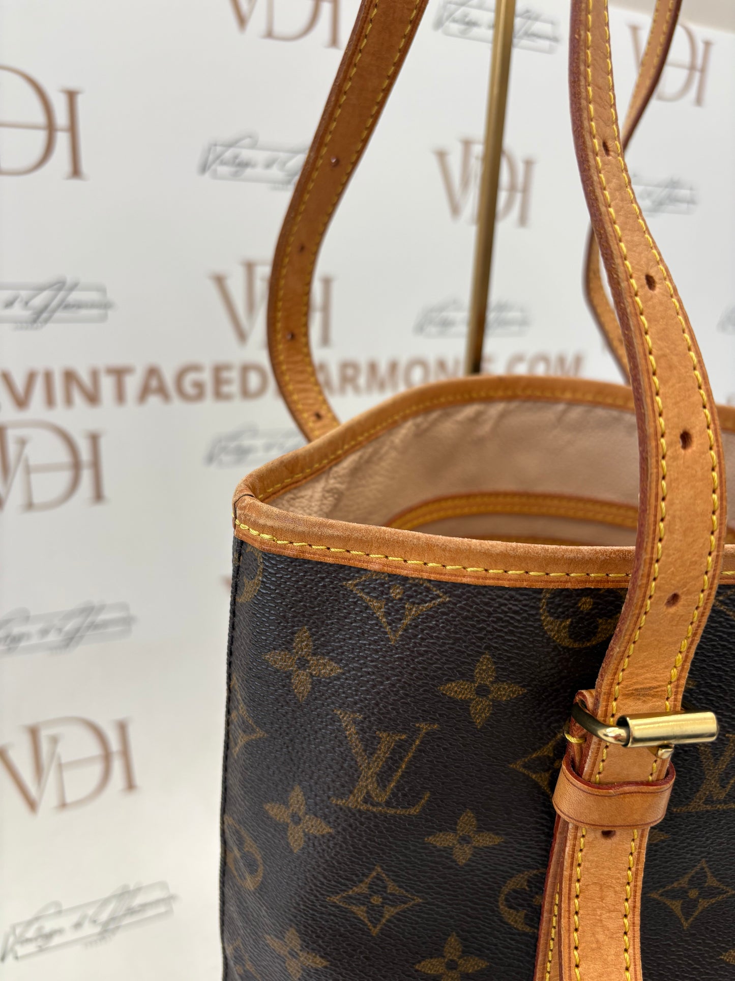 018844 - Louis Vuitton Bucket GM