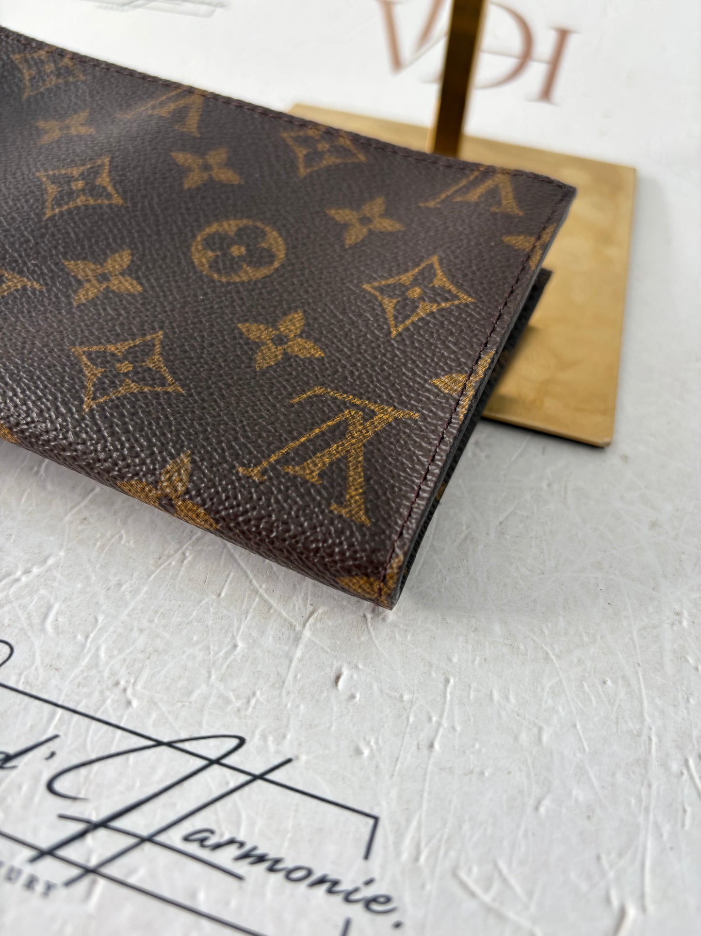 018171 - Louis Vuitton Pochette Bucket PM