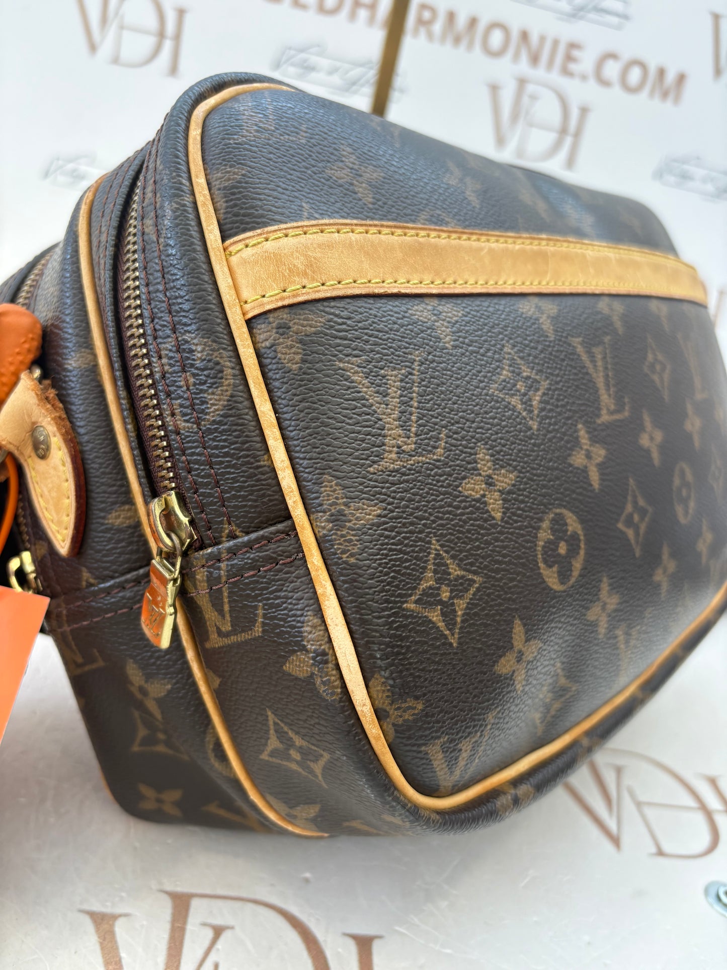 018692 - Louis Vuitton Reporter PM