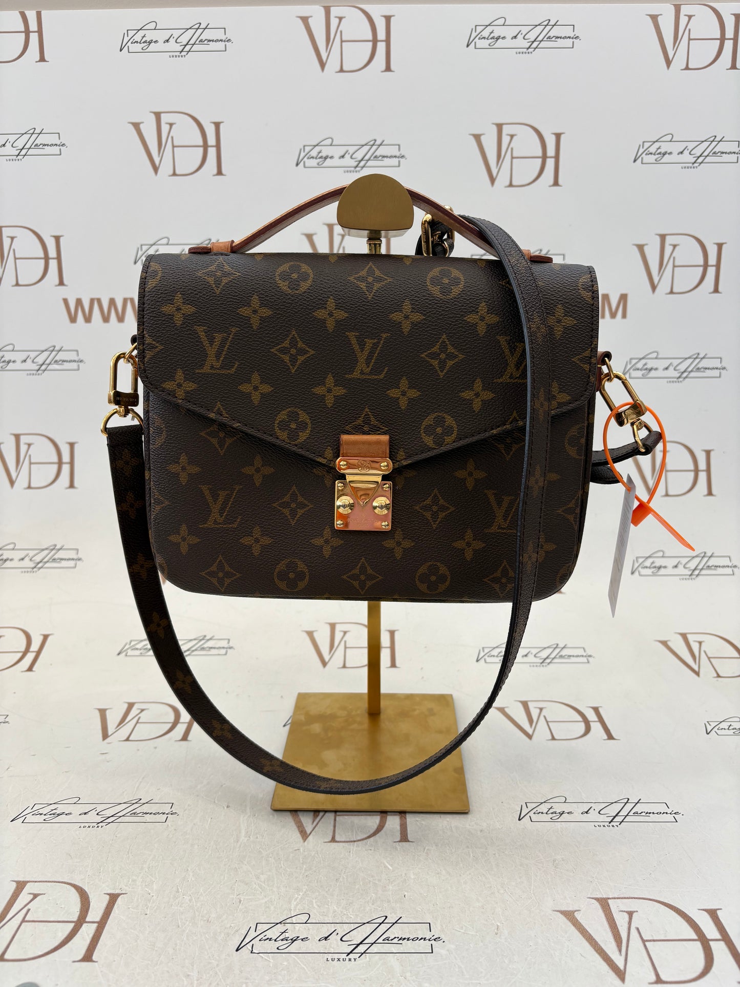 200726 - LV metis con tracolla
