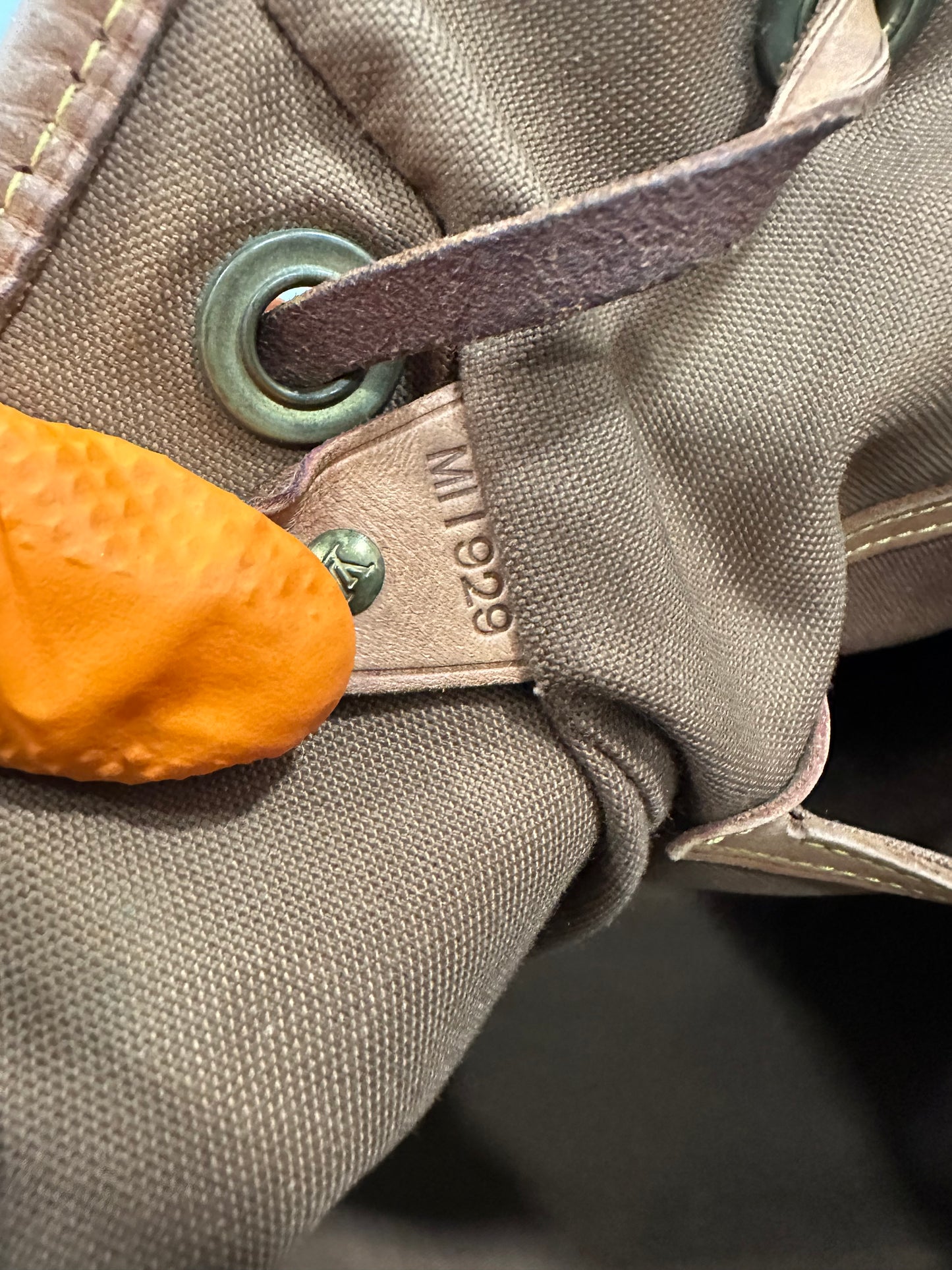 017793 - Louis Vuitton Montsouris GM