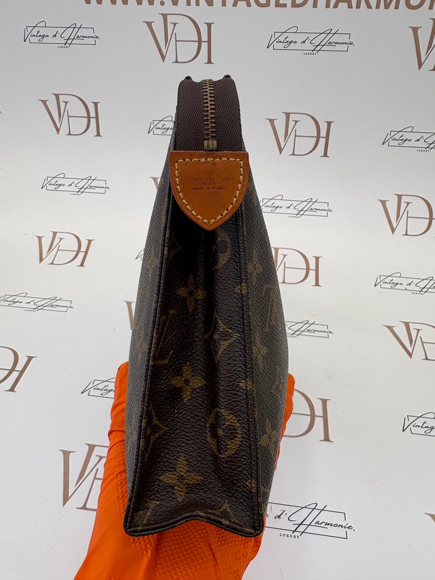 018764 - Louis Vuitton Poche Souffle