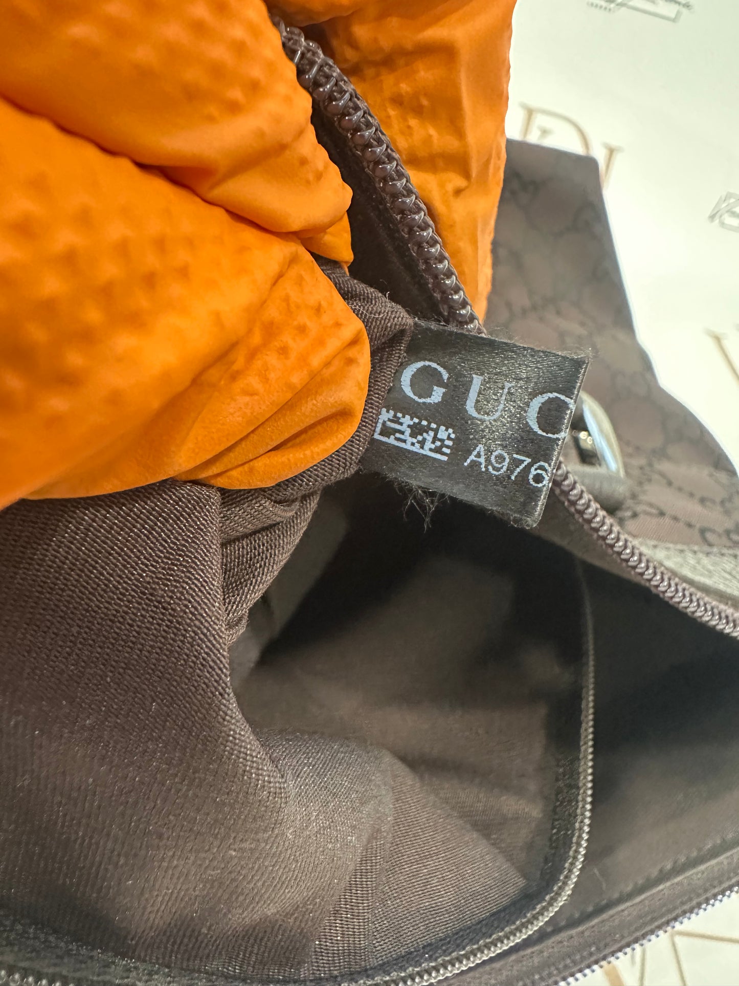 382880 - Gucci