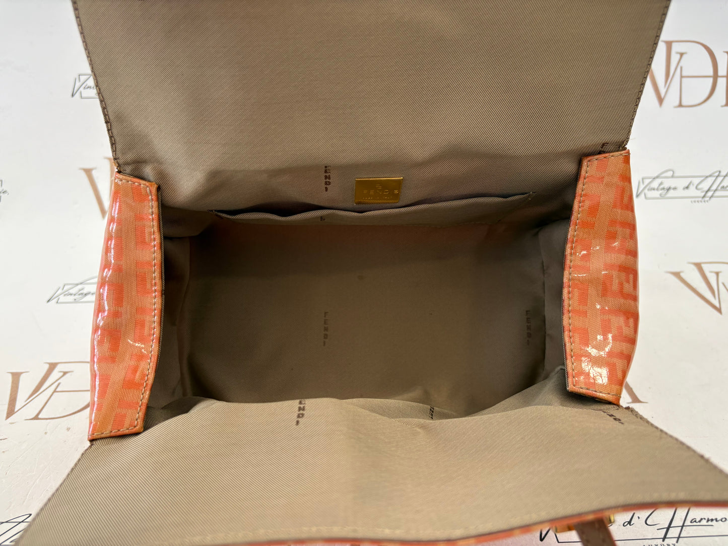 017077 - Fendi Orange Vinyl