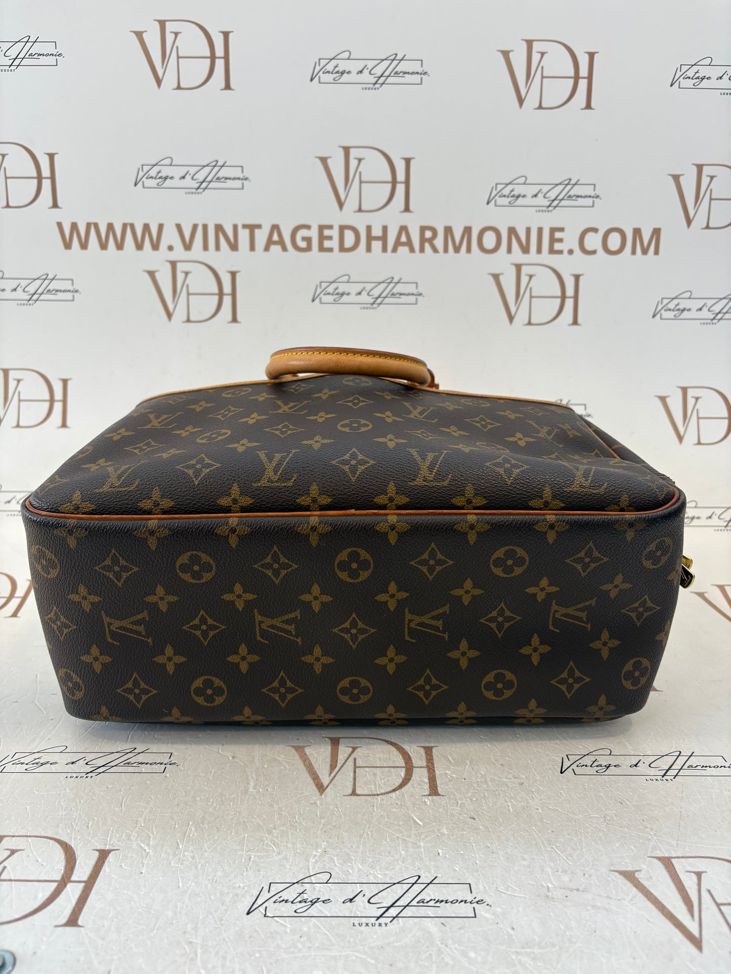 018276 - Louis Vuitton Deauville