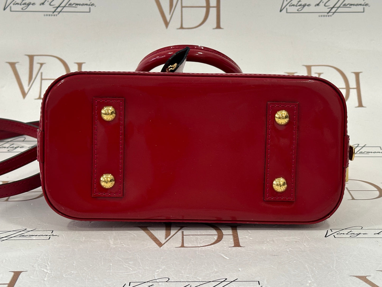 382849 - Louis Vuitton Alma BB Vernis