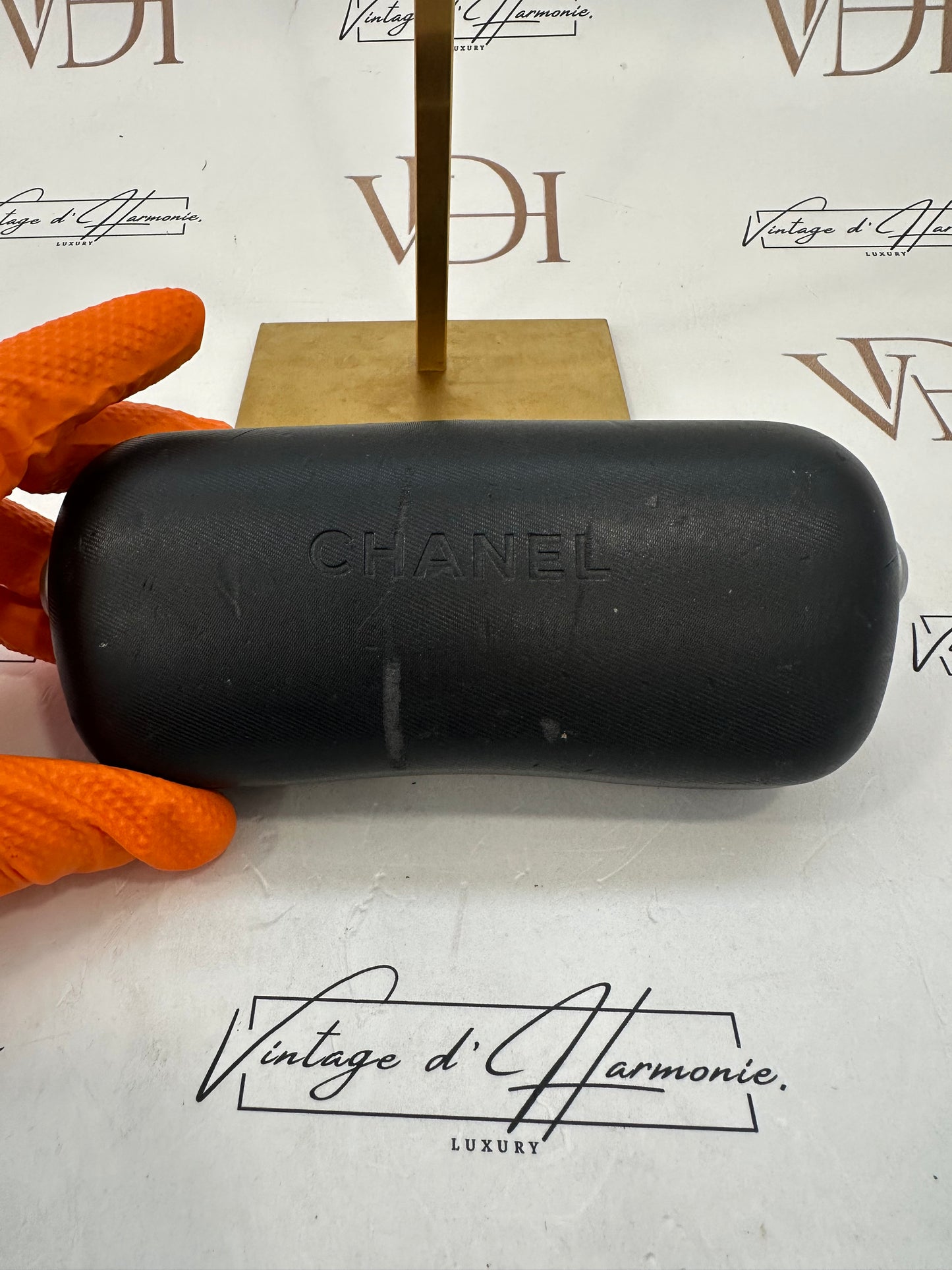 016822 - Chanel Sunglasses