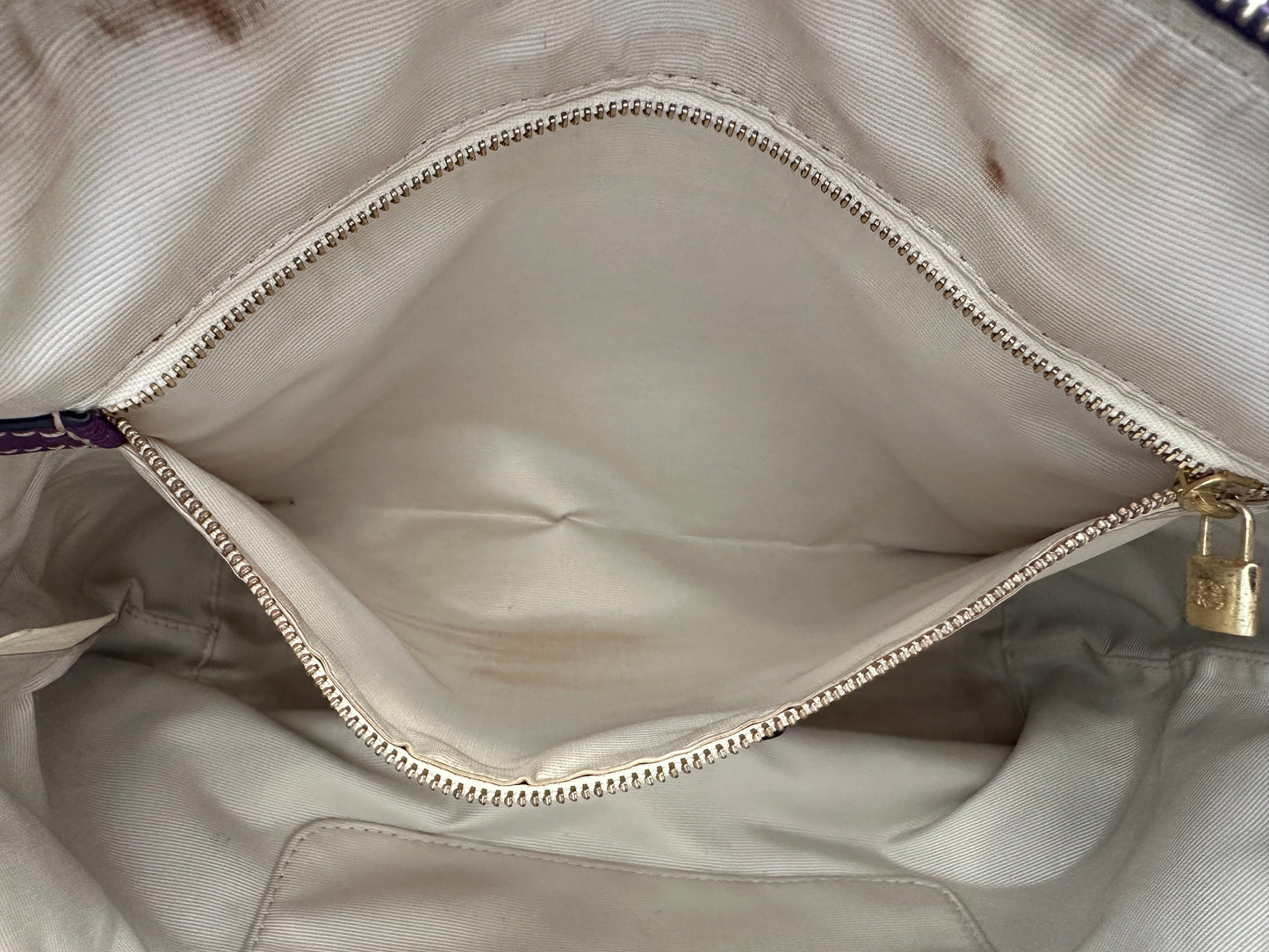 382386 - Loewe