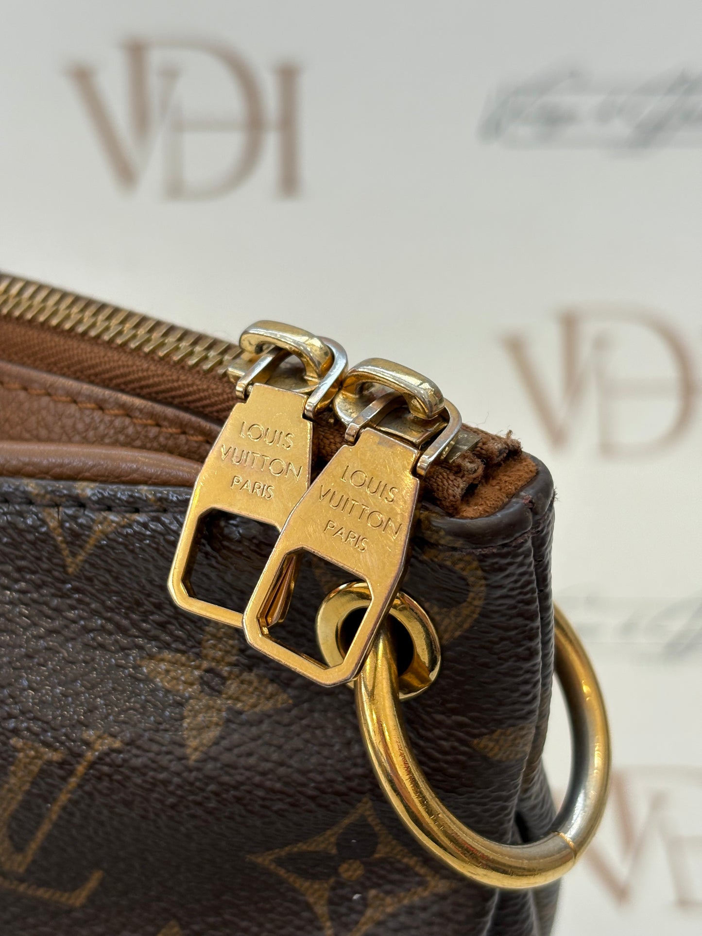 018771 - Louis Vuitton Pallas