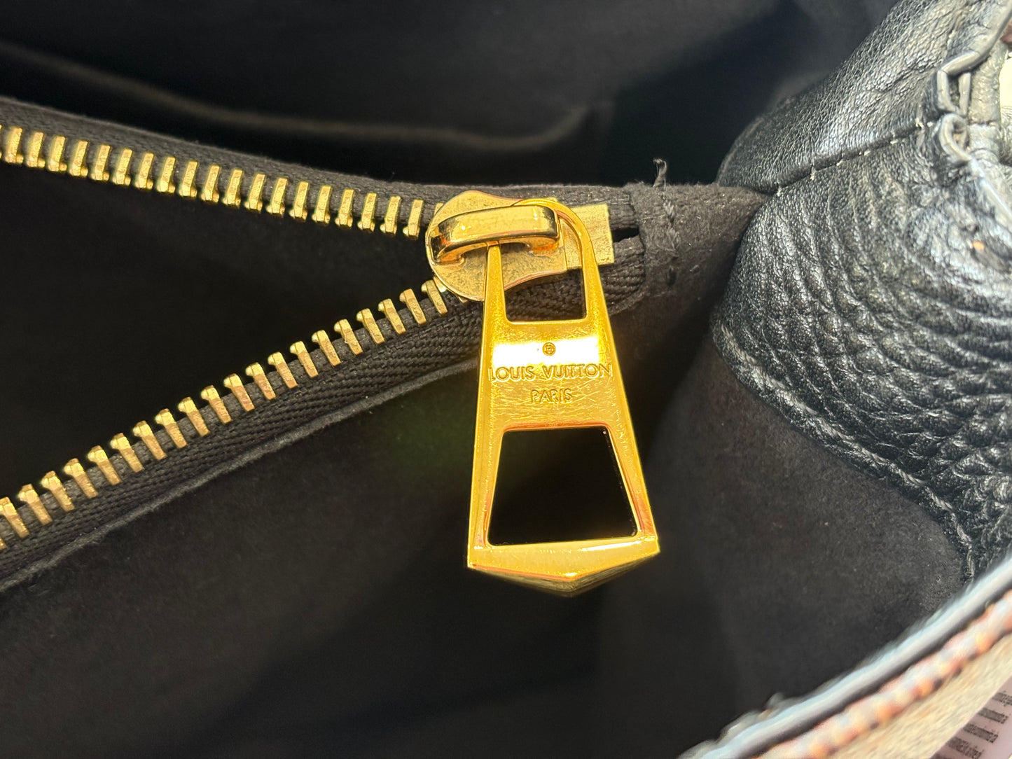 017111 - Louis Vuitton Brittany