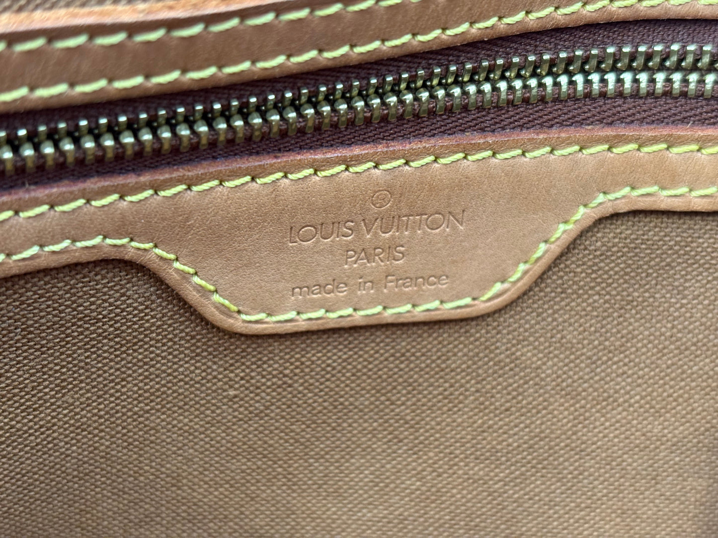 016956 - Louis Vuitton Mini Looping