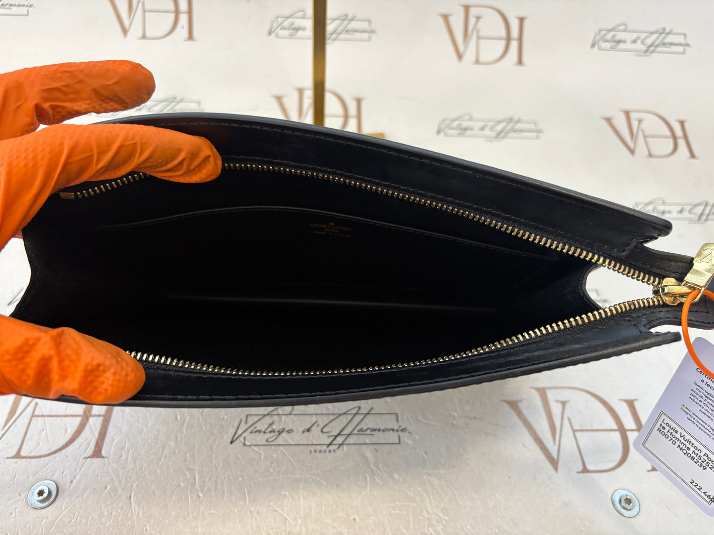 018305 - Louis Vuitton Pochette Homme