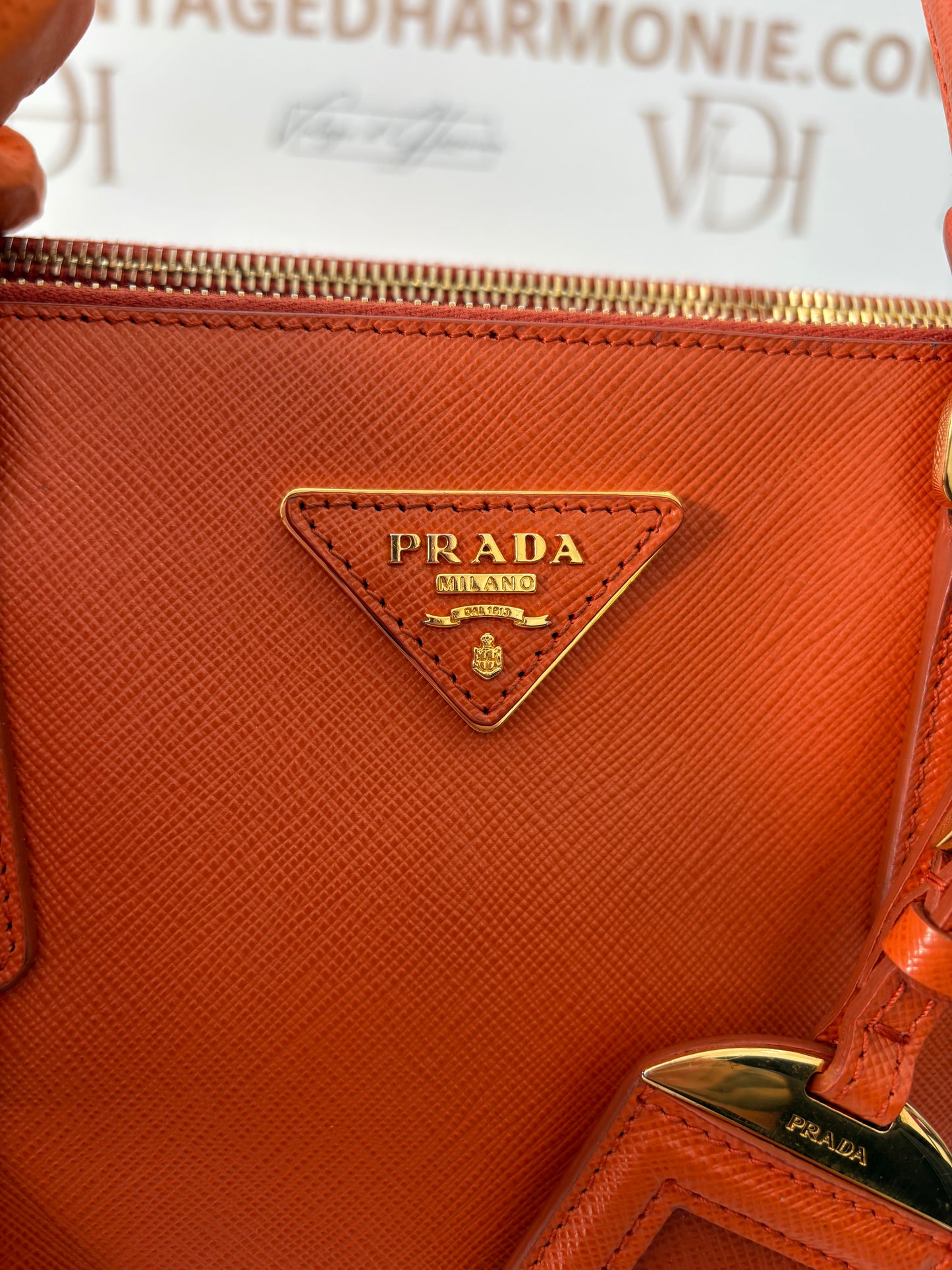 382869 - Prada Galleria