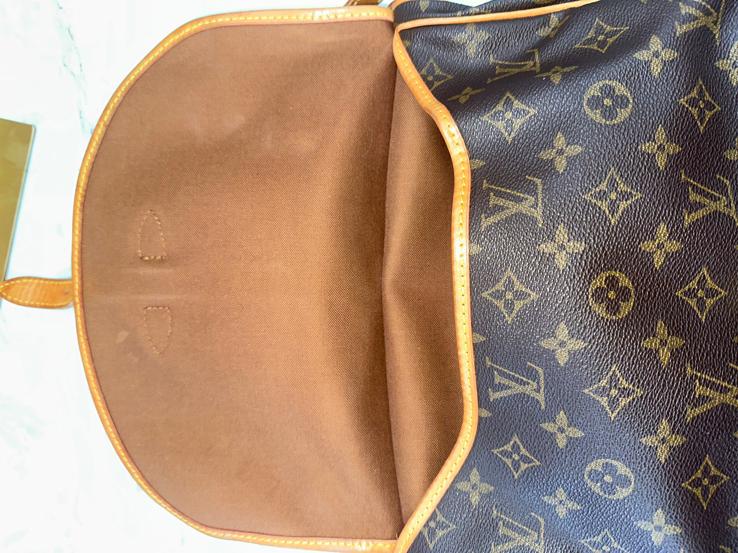 Louis Vuitton Saumur 30