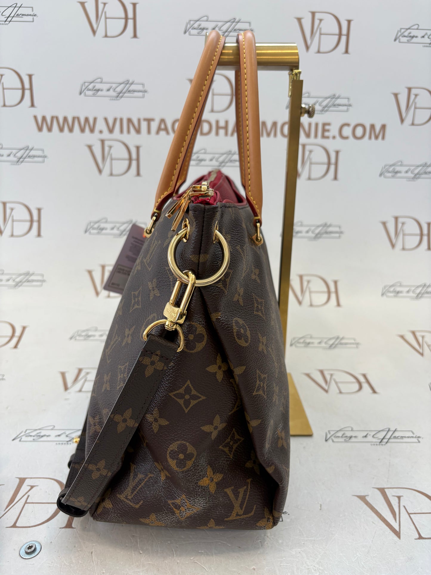 201112 - Louis Vuitton Pallas