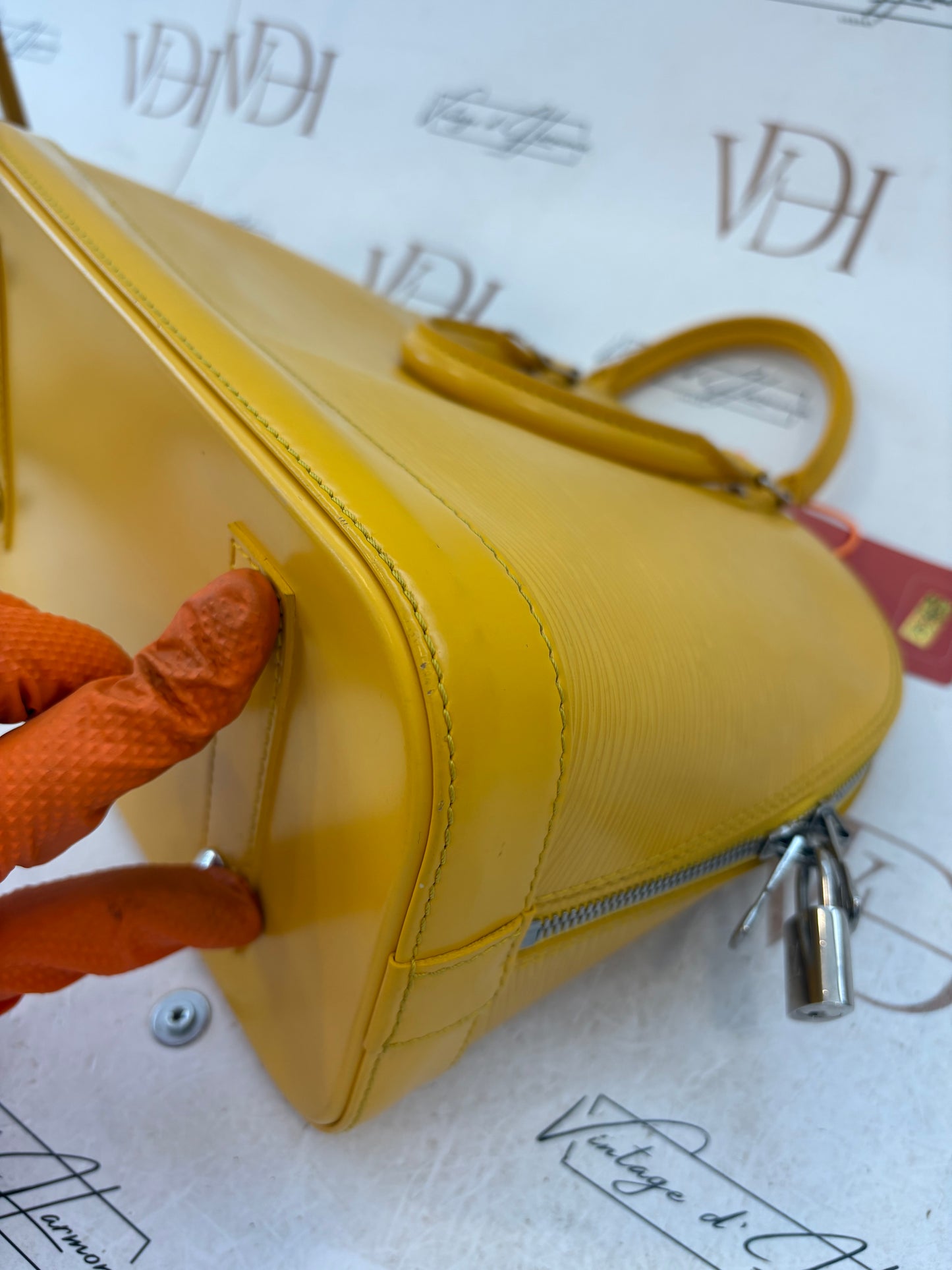 201547 - Louis Vuitton Alma Epi Yellow