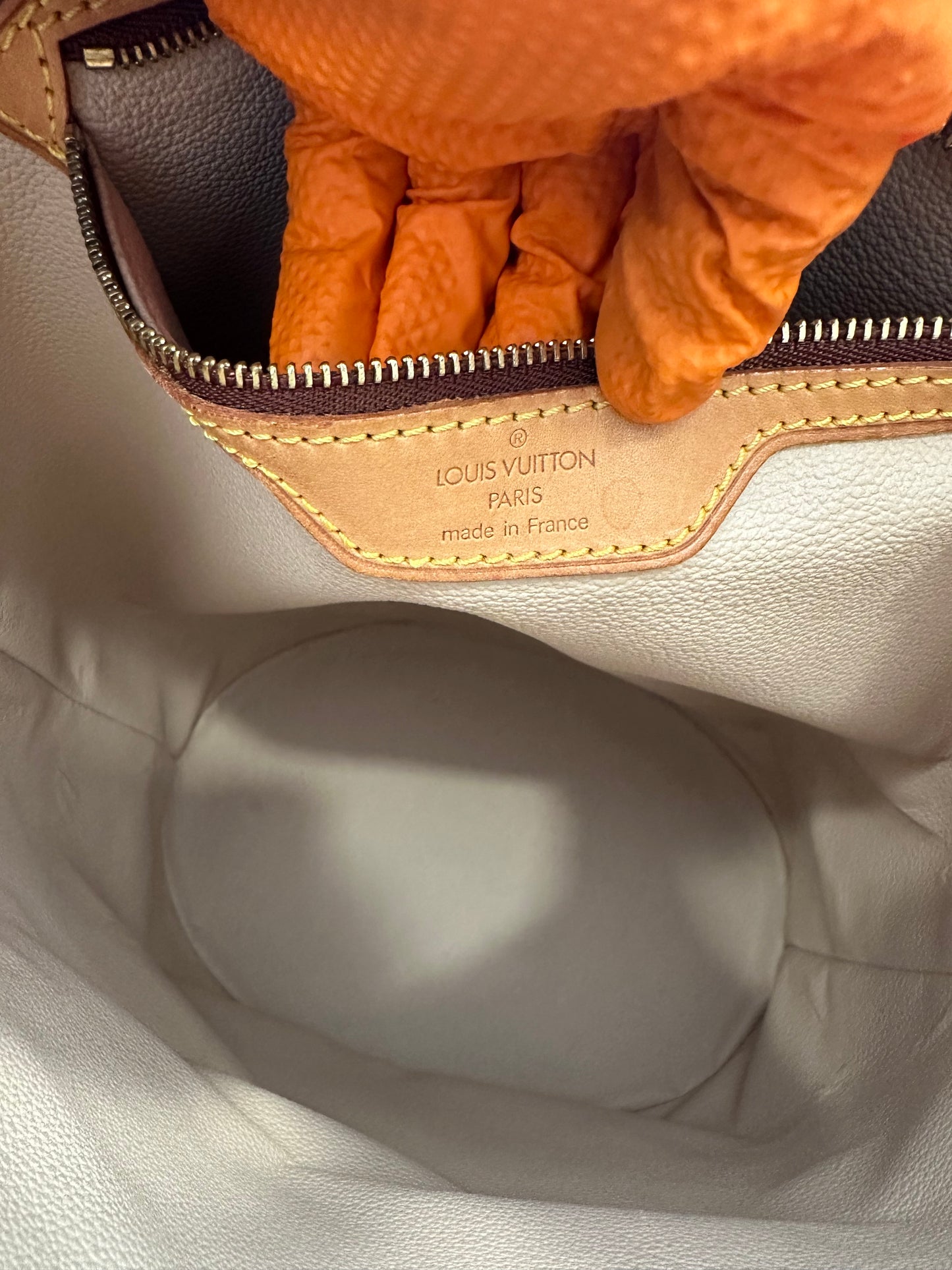 017860 - Louis Vuitton Bucket GM