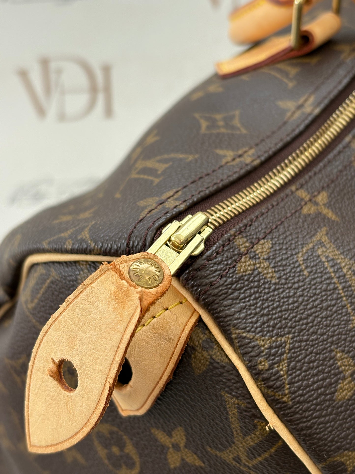 018402 - Louis Vuitton Speedy 40
