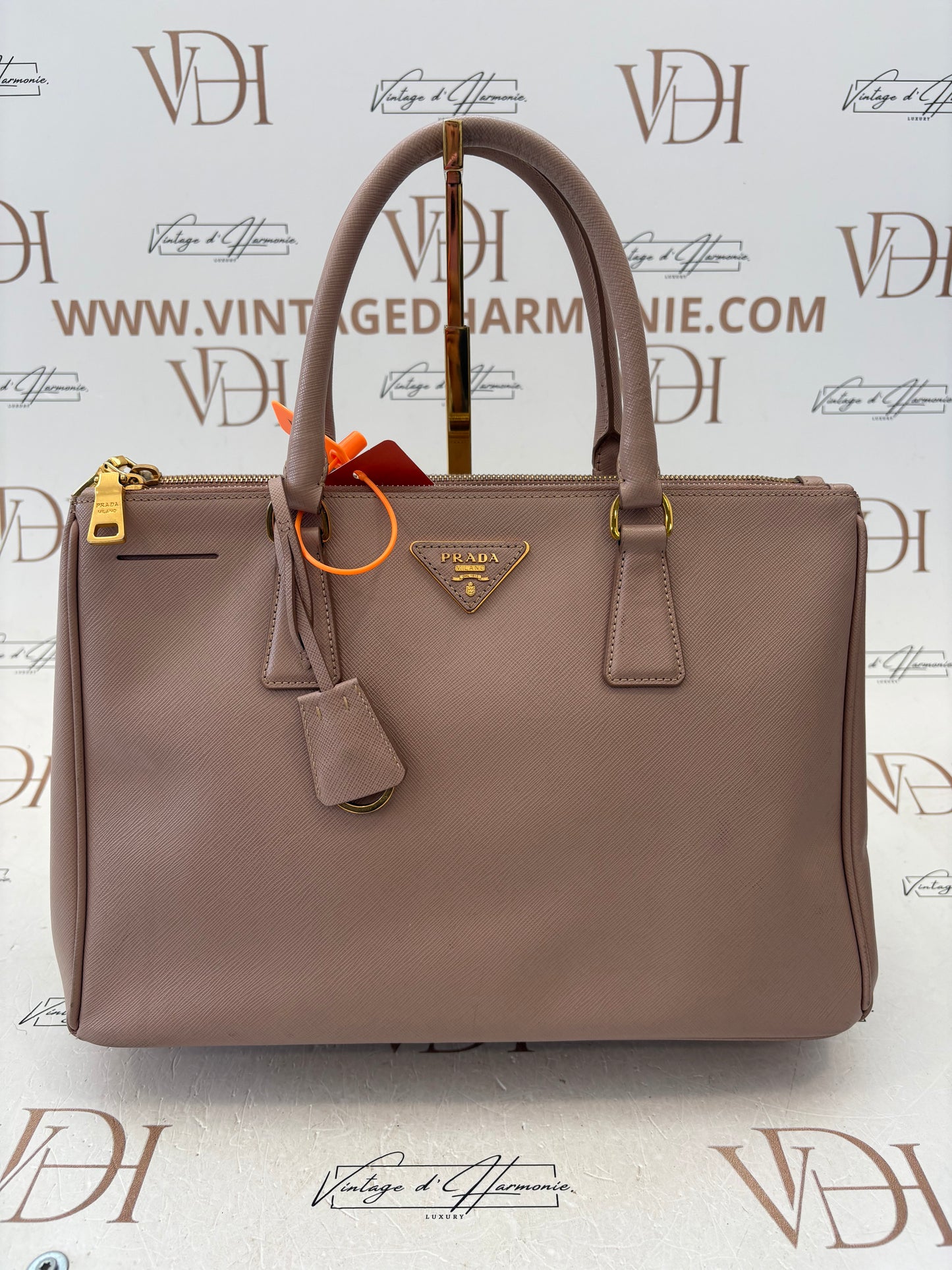 201017 - Prada Galleria