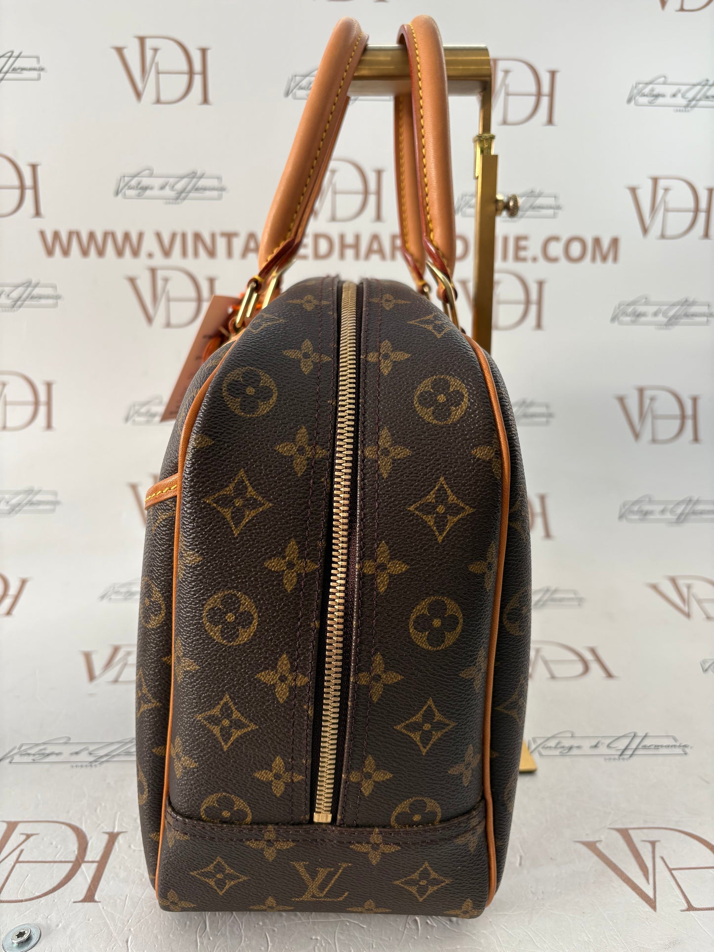 018884 - Louis Vuitton Deauville