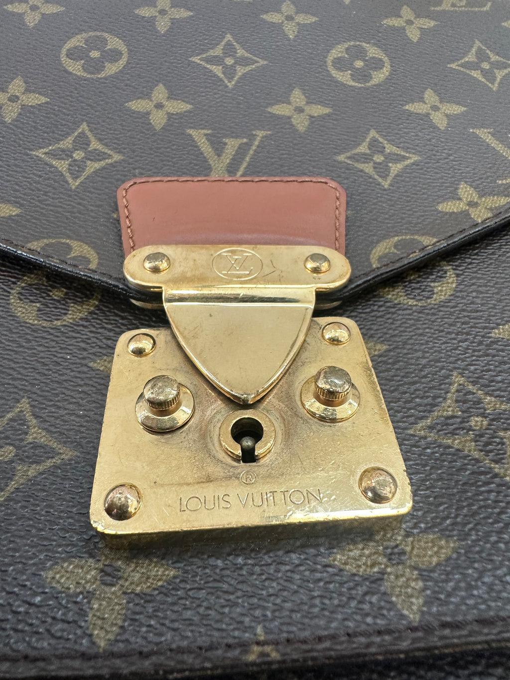 Louis Vuitton Monceau 28