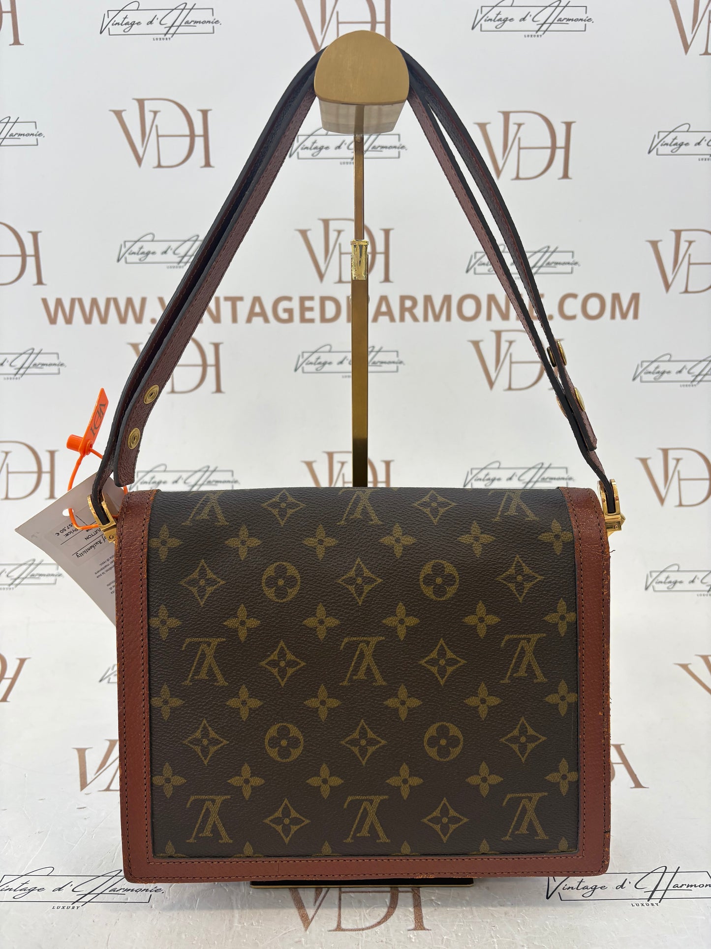 018845 - Louis Vuitton Sac Dauphine