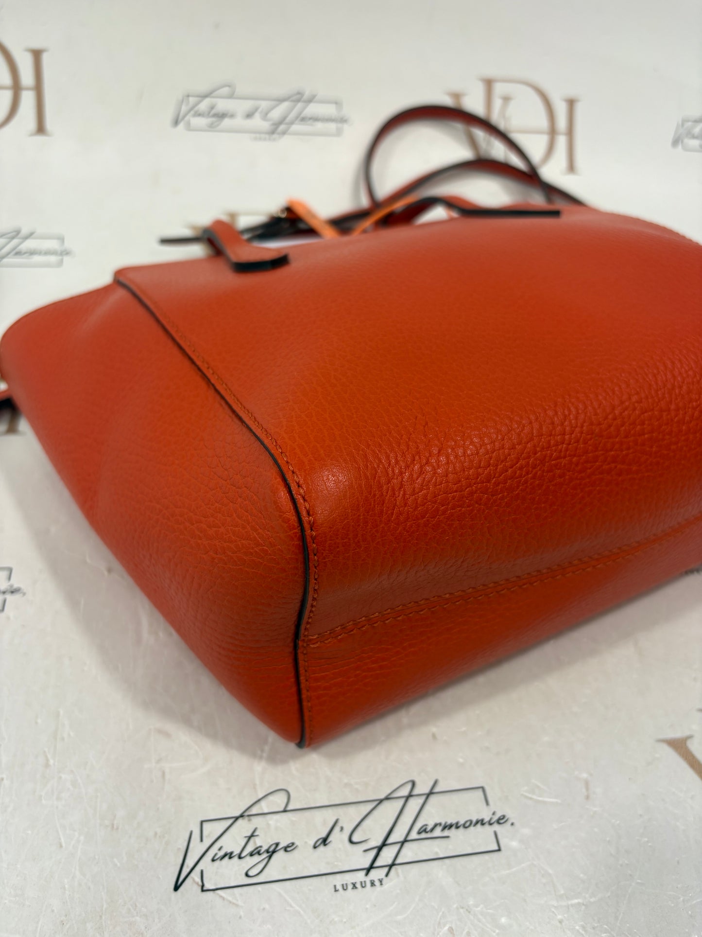 384026 - Gucci Swing