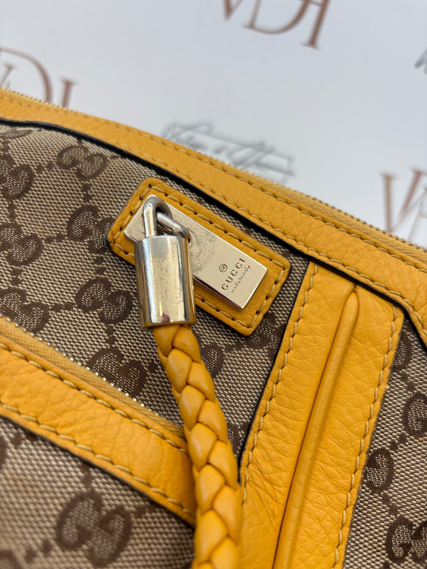 383662 - Gucci Bella