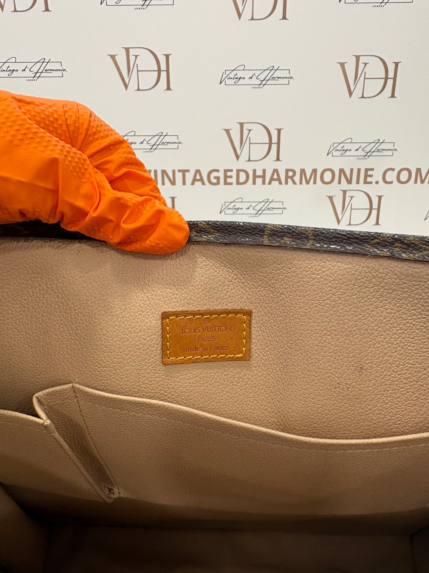 018786 - Louis Vuitton Sac Plat
