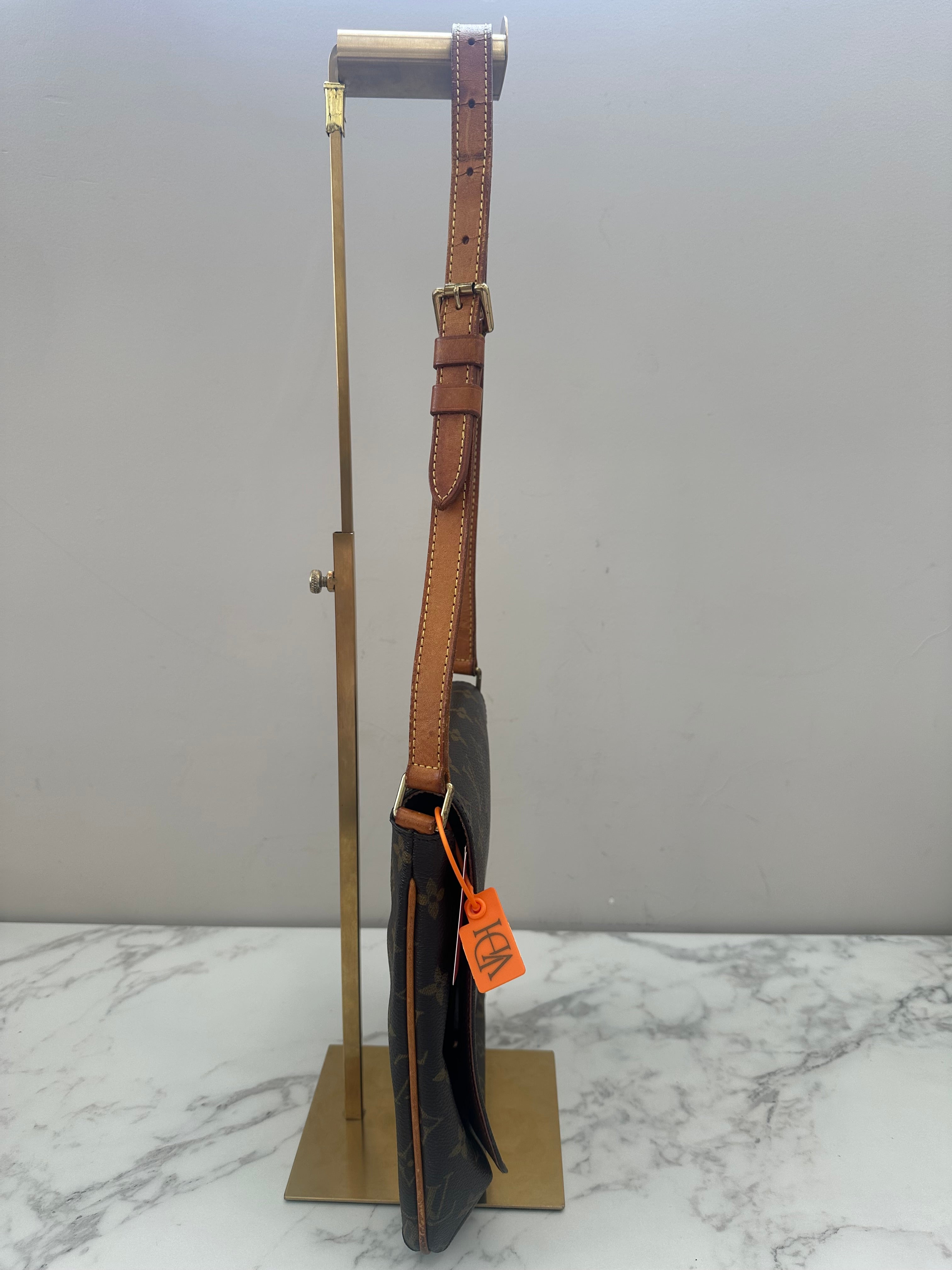 Louis Vuitton Musette salsa