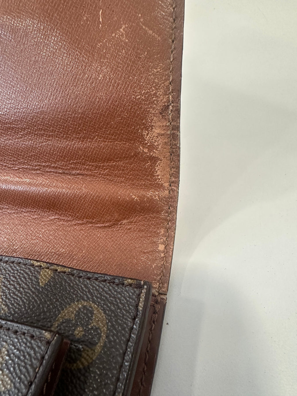 Louis Vuitton Monceau 28