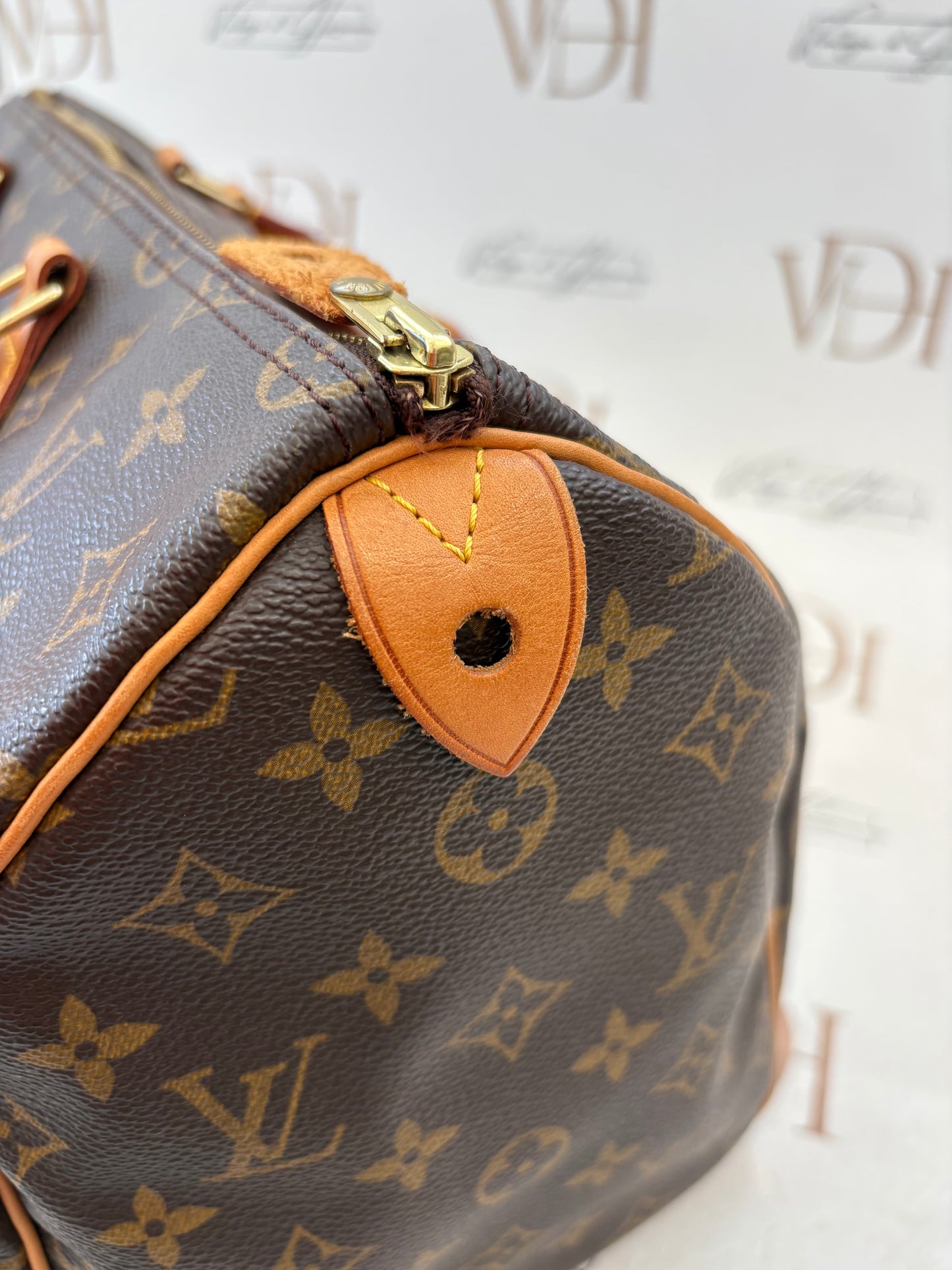 018863 - Louis Vuitton Speedy 35