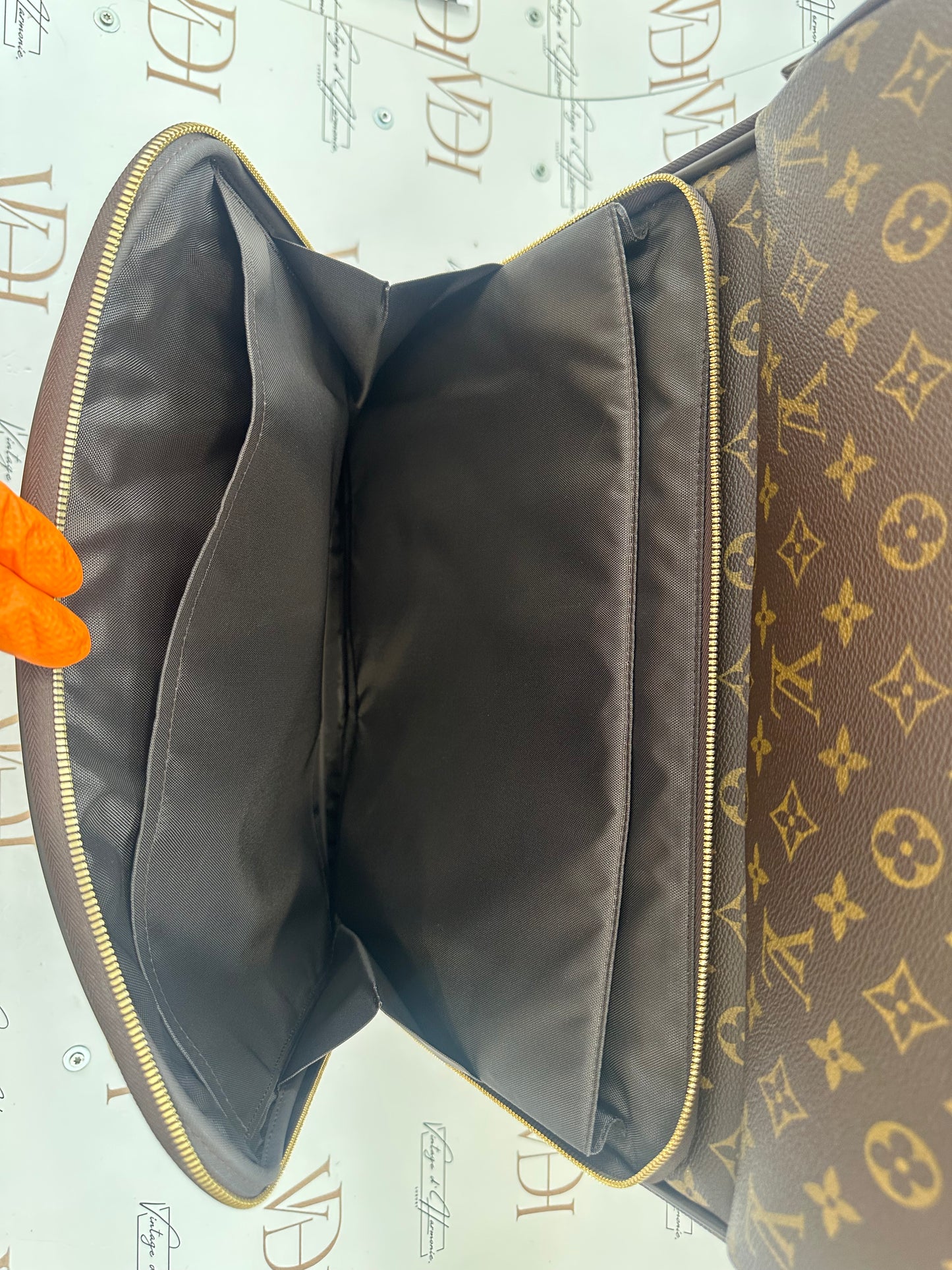 016886 - Louis Vuitton Trolley