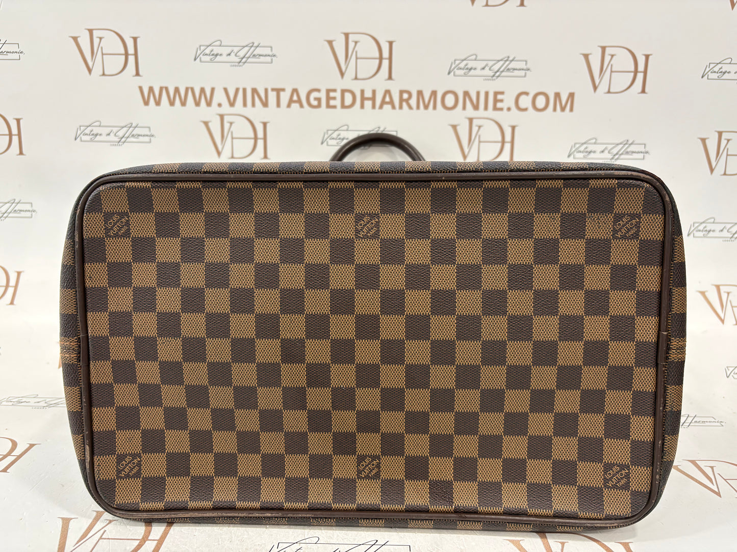 017157 - Louis Vuitton Greenwich PM