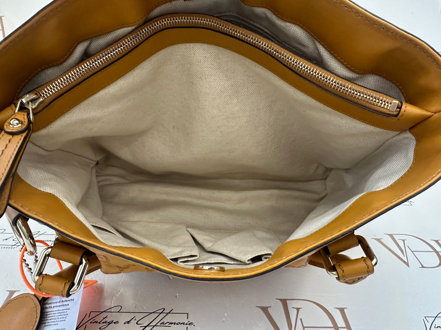 382479 - Gucci Sukey